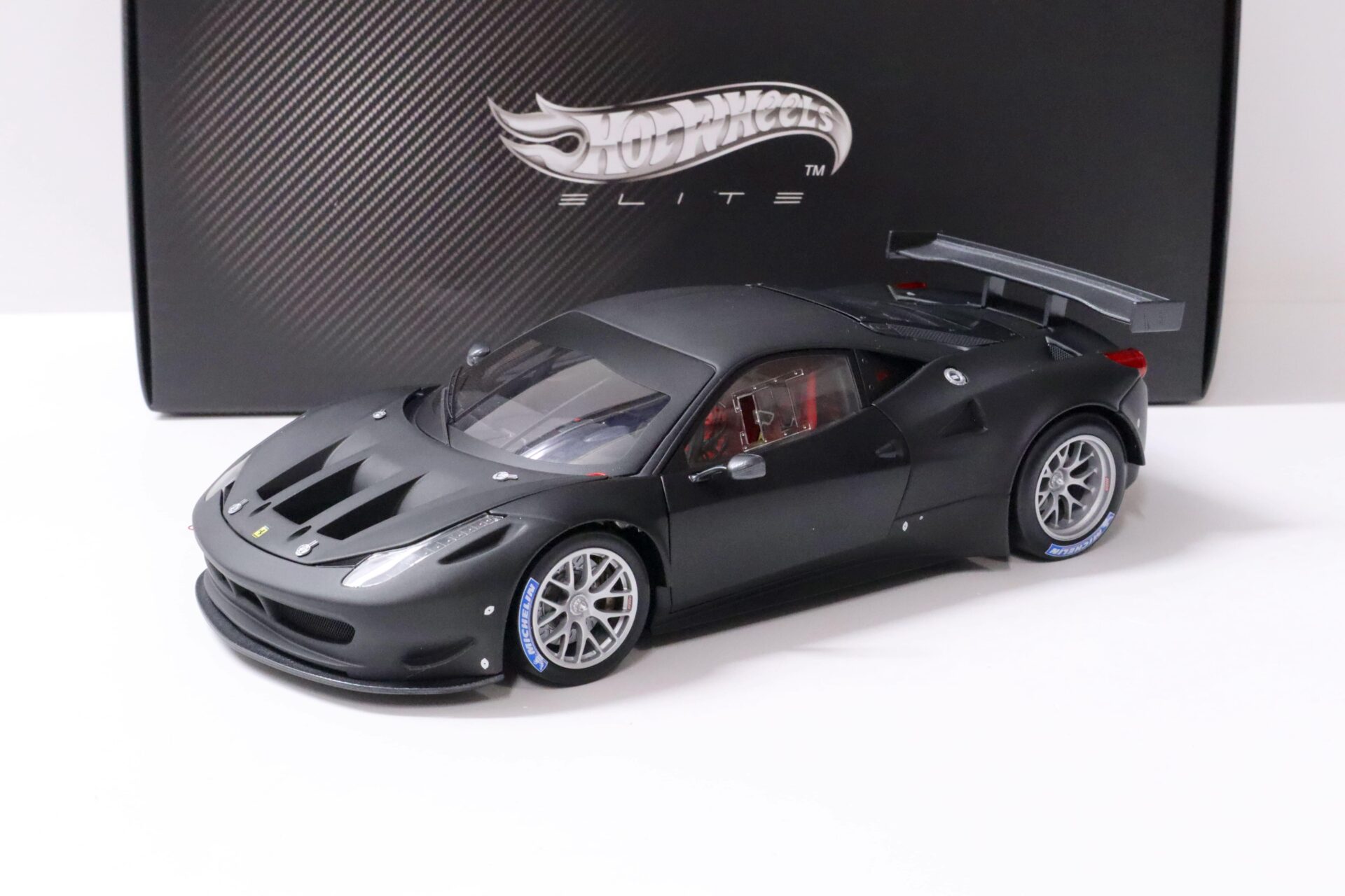 1:18 Hot Wheels Elite Ferrari 458 Italia GT2 matt black