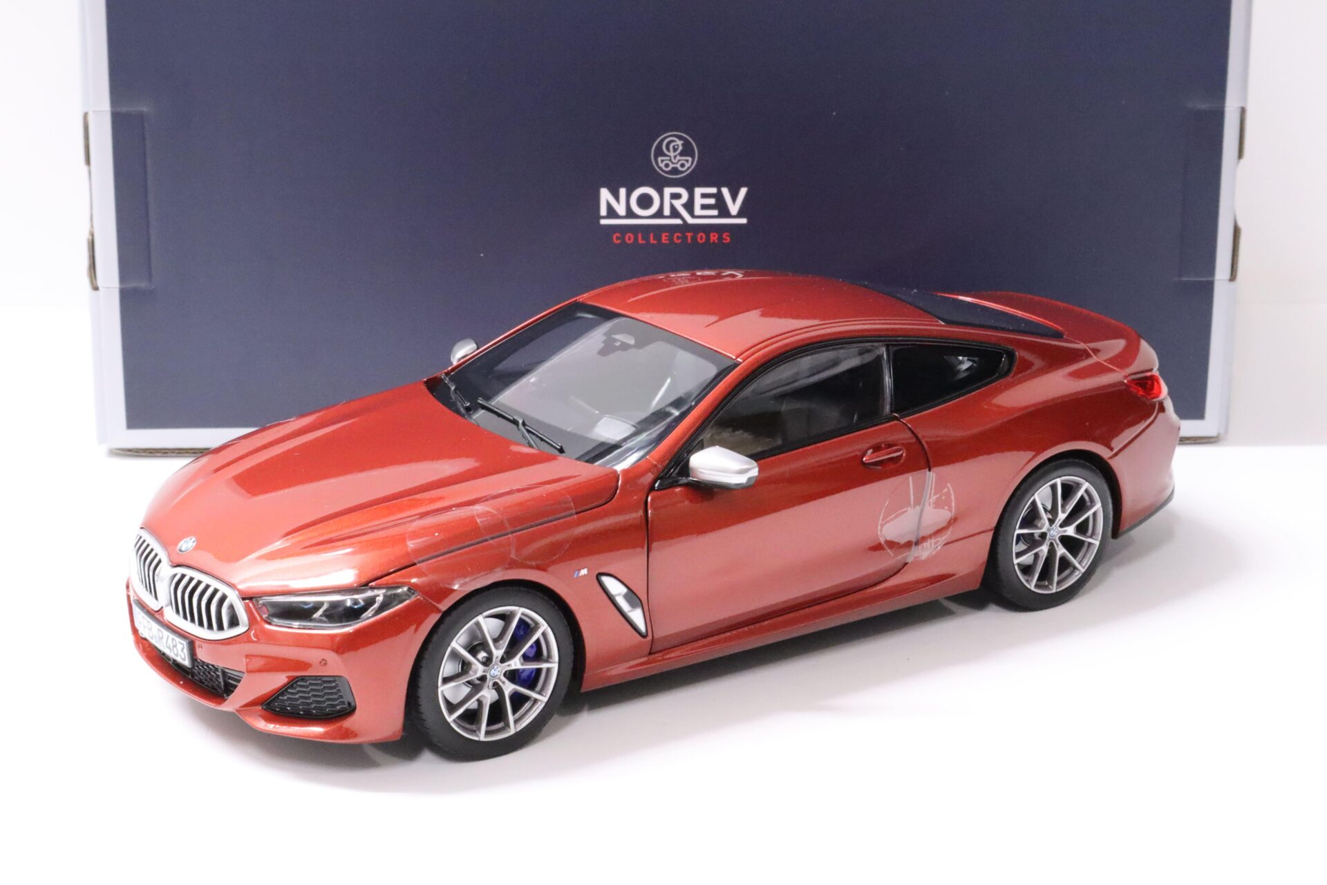 ID 59751 orig 1.jpg 1:18 Norev BMW M 850i Coupe (G15) orange metallic 2018