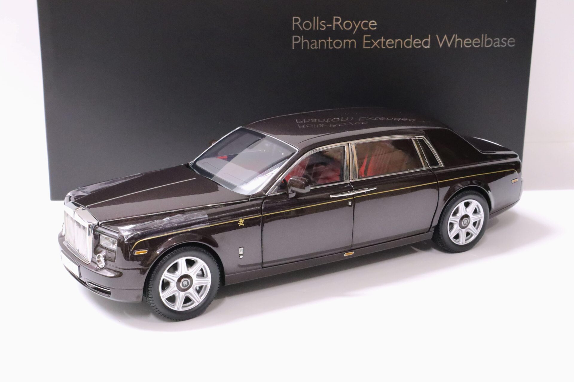 ID 60252 orig.jpg 1:18 Kyosho Rolls Royce Phantom EWB Extended Wheelbase 2012 Deep Garnet