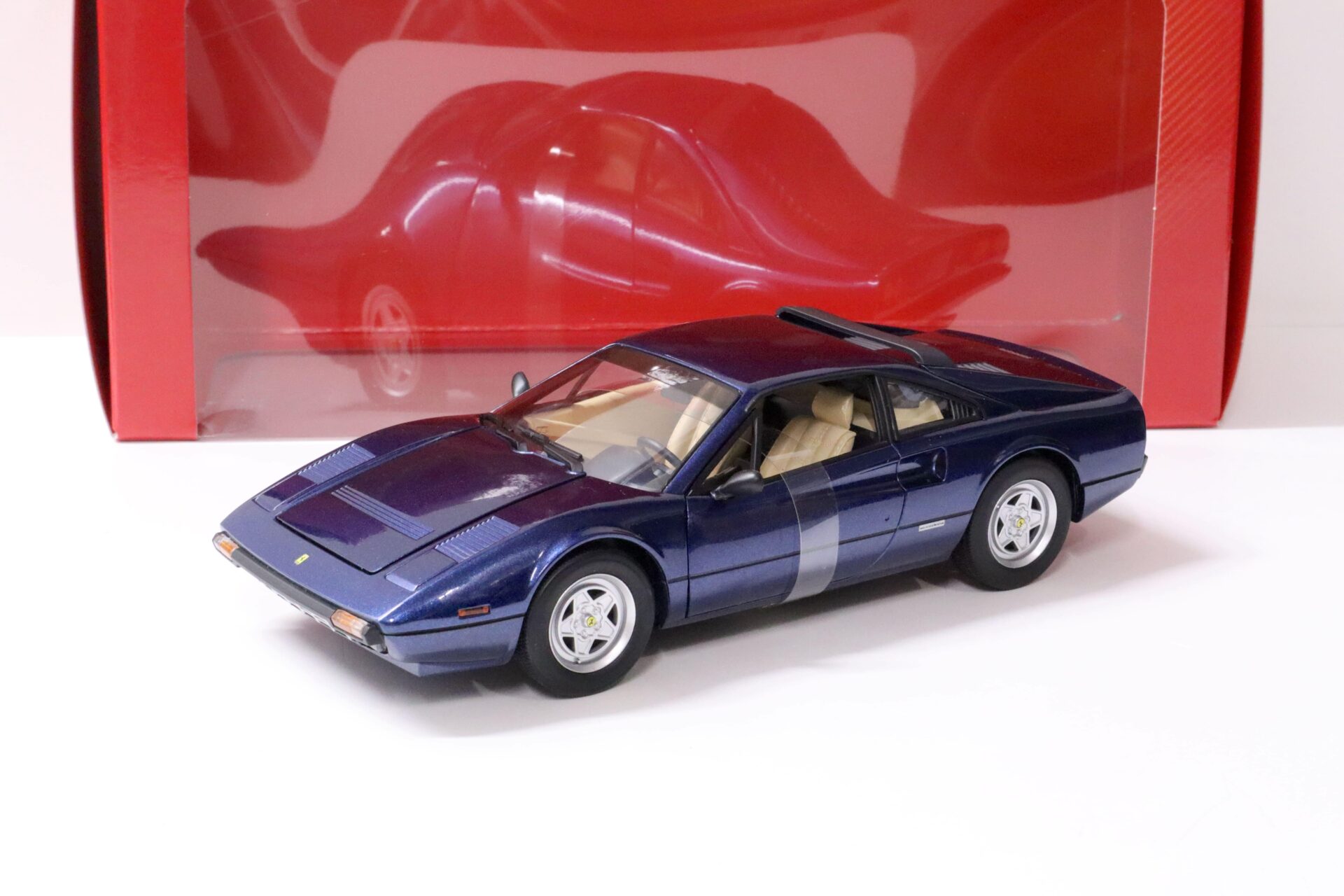 ID 60385 orig 1.jpg 1:18 Hot Wheels Ferrari 308 GTB Coupe blue metallic