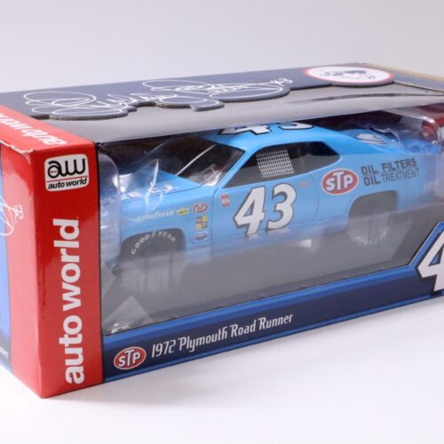 1:18 Auto World 1972 Plymouth Road Runner 426 C.I. Coupe Richard Petty #43 blue - Image 4