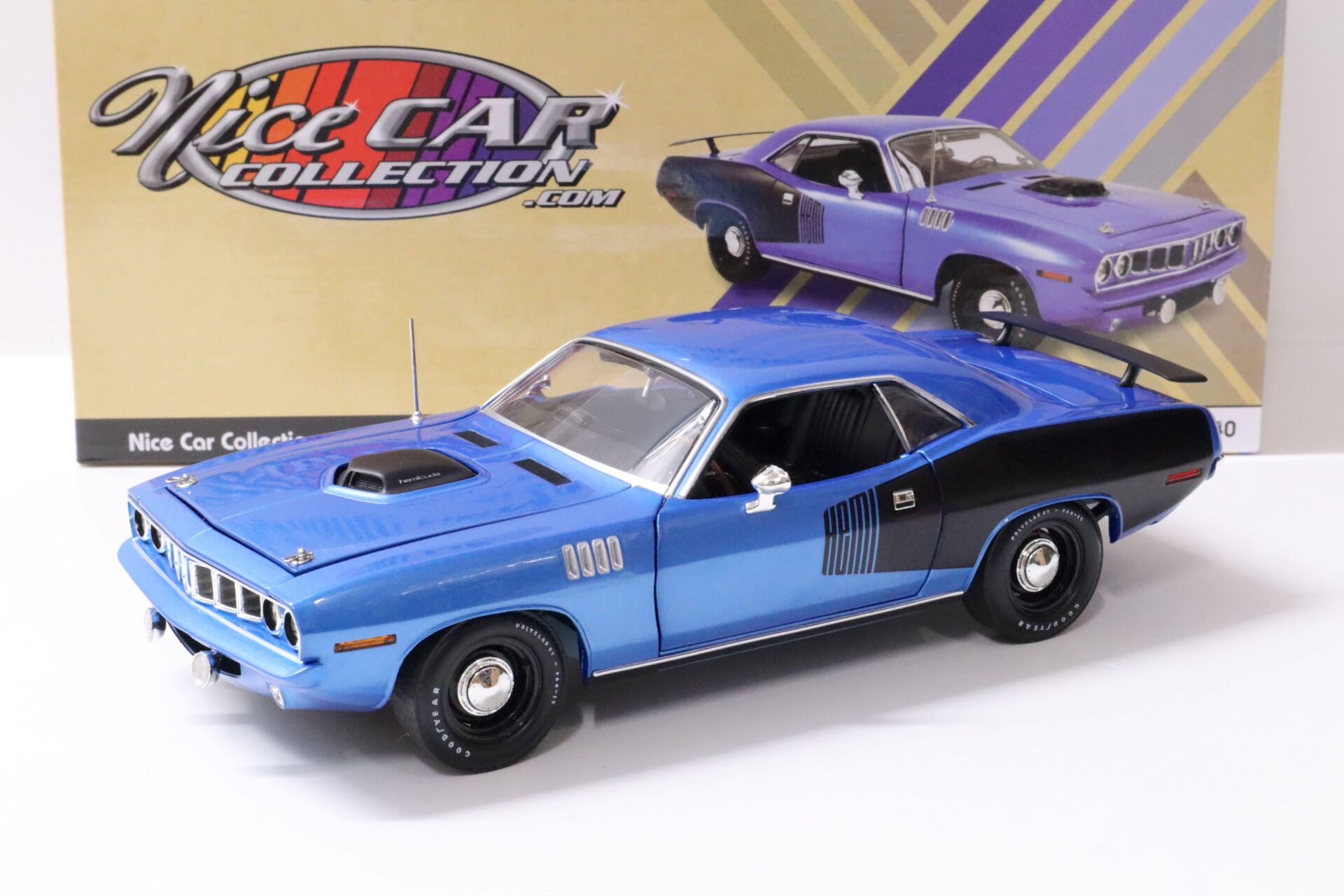 ID 60734 orig 1.jpg 1:18 ACME 1971 Plymouth Hemi Cuda Barracuda NICECAR Exclusive B5 blue/ black