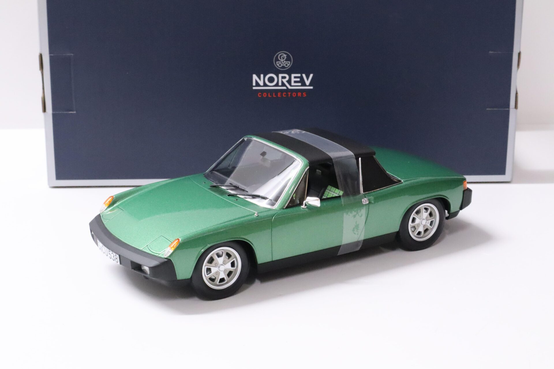 ID 60764 orig.jpg 1:18 Norev VW - Porsche 914 2.0 green metallic 1975