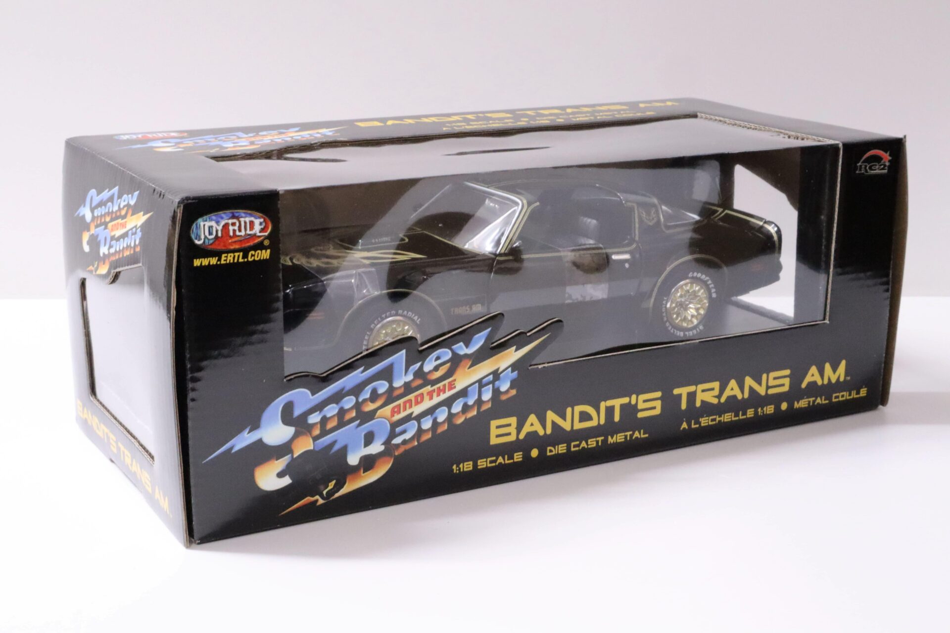 1:18 ERTL Joyride 1977 Pontiac Trans AM Smokey and the Bandit black