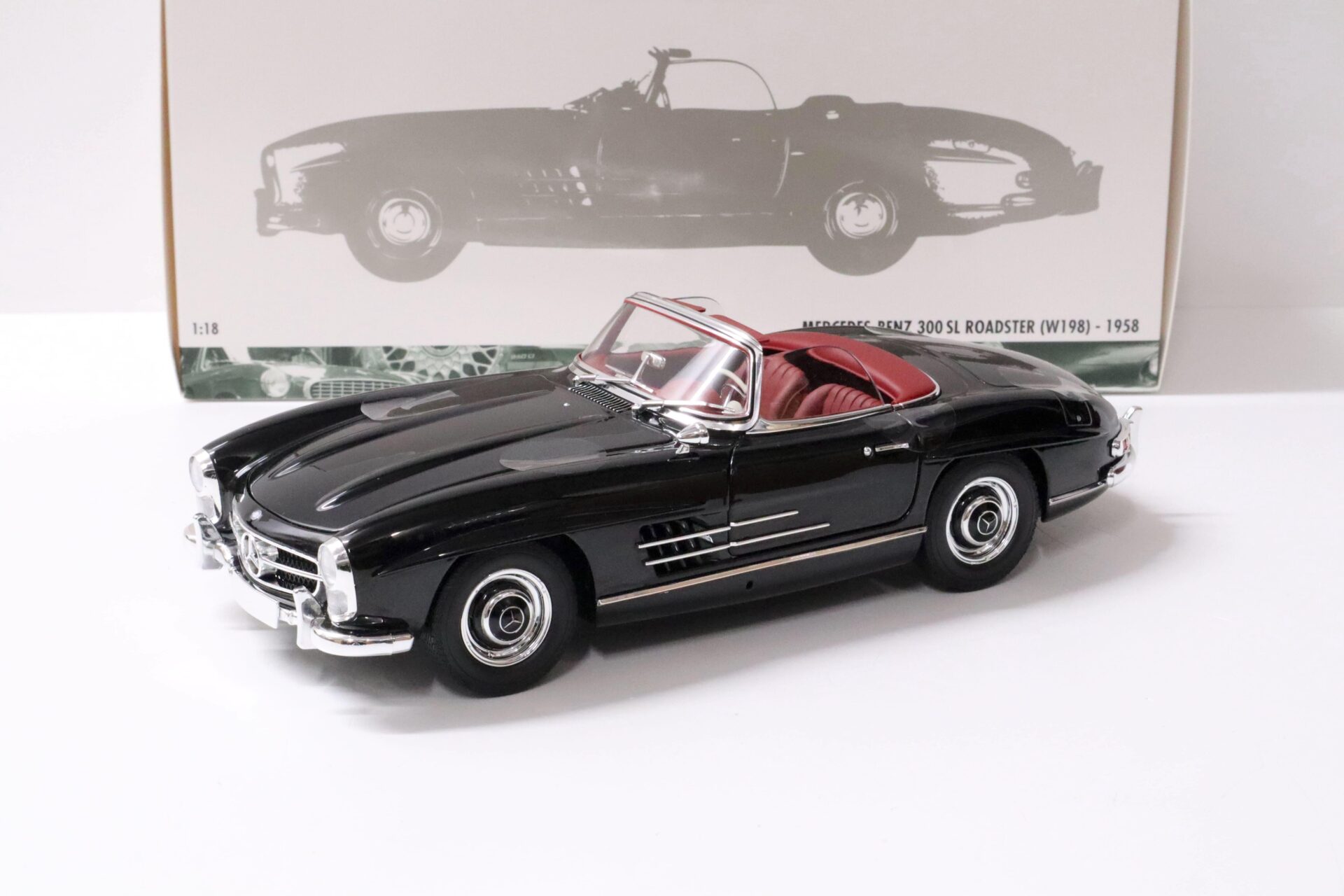 ID 60872 orig.jpg 1:18 Minichamps Mercedes 300SL Roadster (W198) black 1958