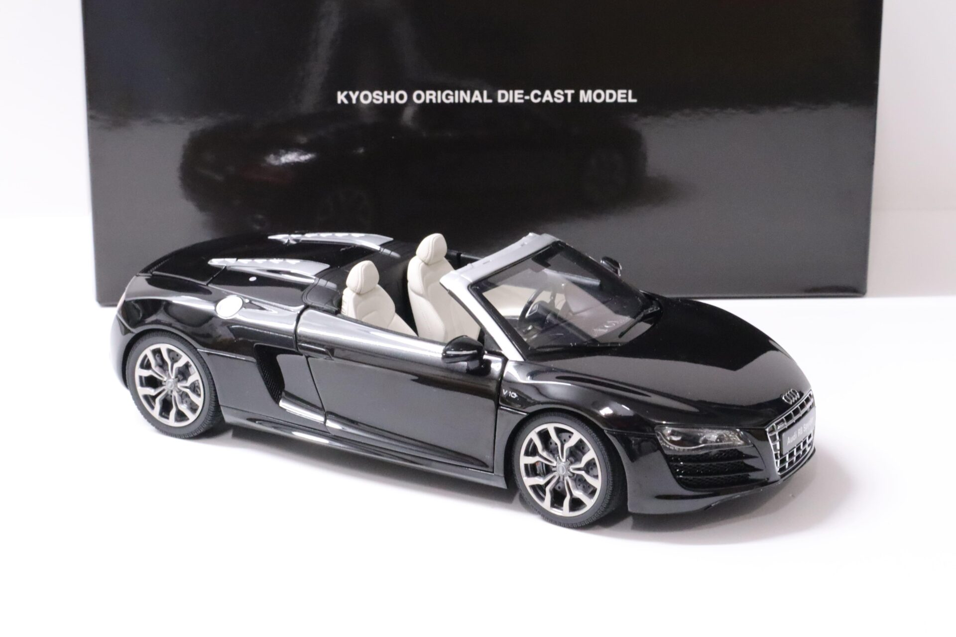 1:18 Kyosho Audi R8 V10 Spyder Phantom black