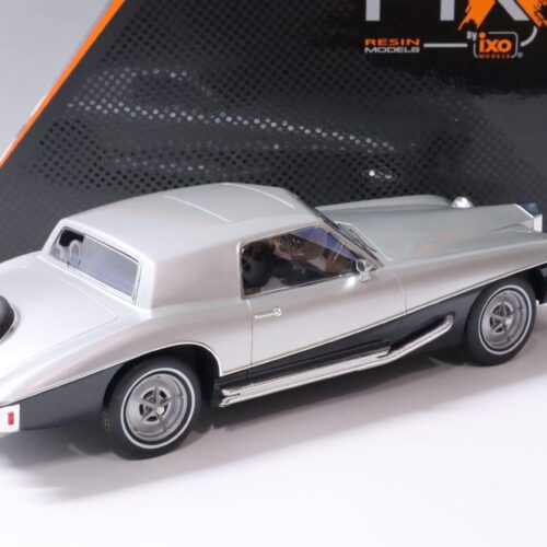 1:18 PremiumX Stutz Blackhawk Coupe 2-Tones silver/ black 1971