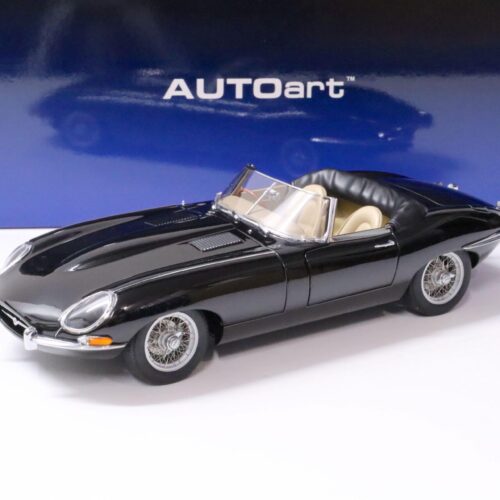 1:18 AUTOart Jaguar E-Type Roadster Series I 3.8 black Die-Cast 73605