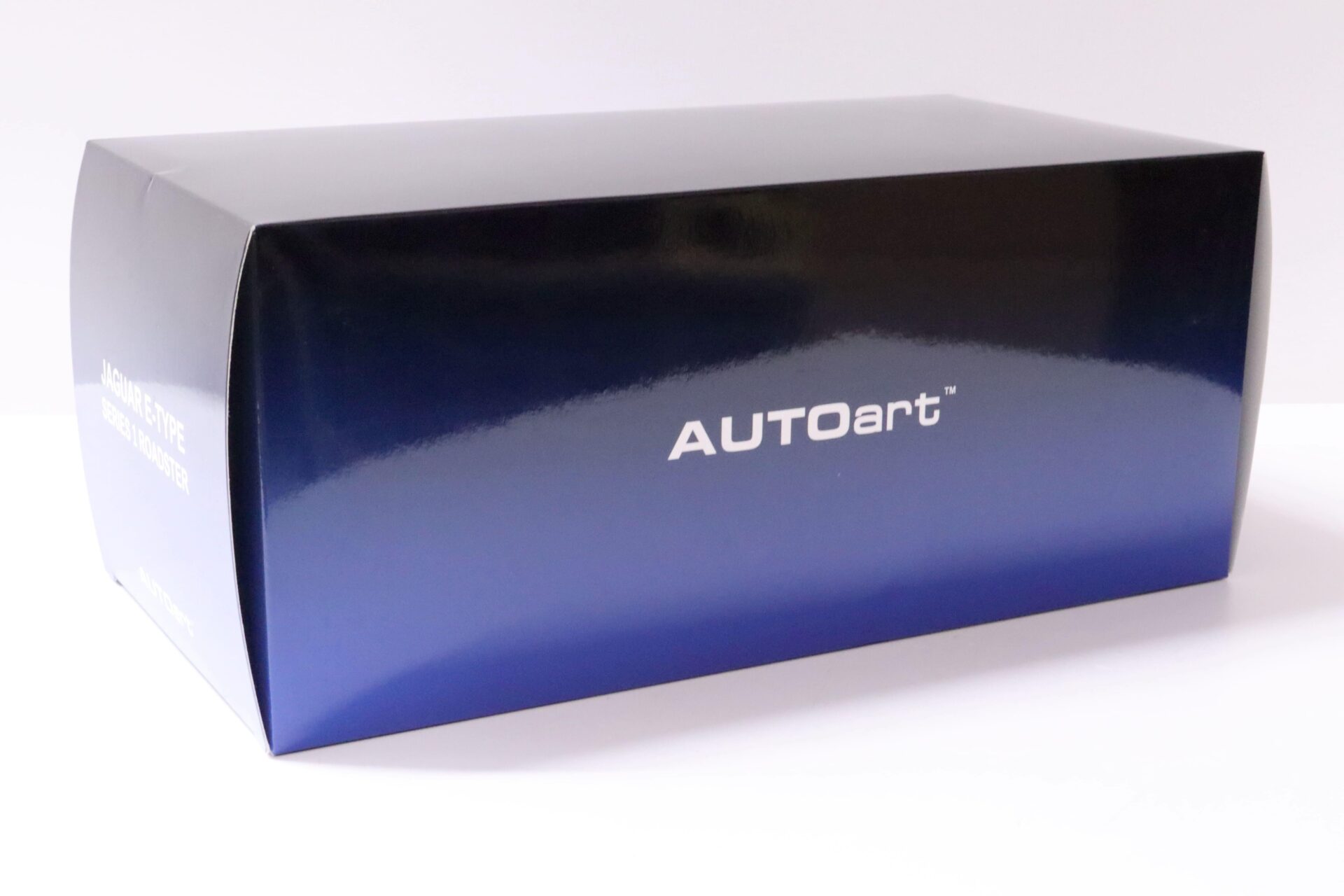1:18 AUTOart Jaguar E-Type Roadster Series I 3.8 black Die-Cast 73605