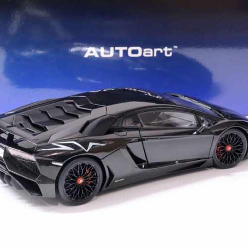 1:18 AUTOart Lamborghini Aventador LP750-4 SV Nero Aldebaran/ Gloss black
