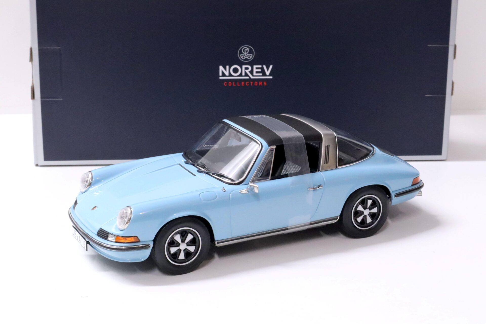 （希少品）NOREV 1/18 ポルシェ 911Sタルガ 1973 ライトブルー Porsche 911 S Targa 1973 Light Blue 1/18 Norev 187642