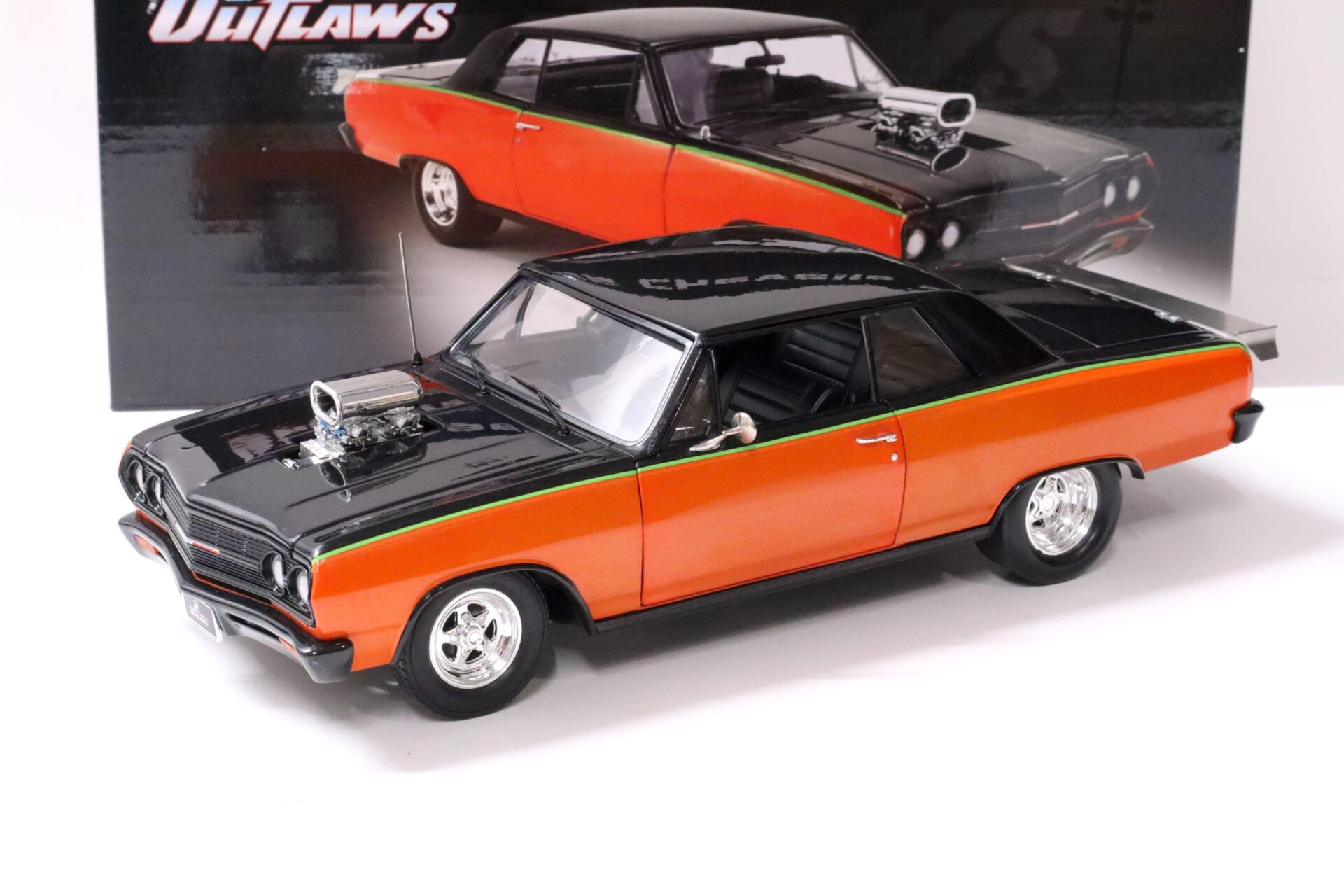 ID 62167 orig 1.jpg 1:18 ACME 1965 Chevrolet Chevelle SS Coupe DRAG OUTLAWS black/ orange