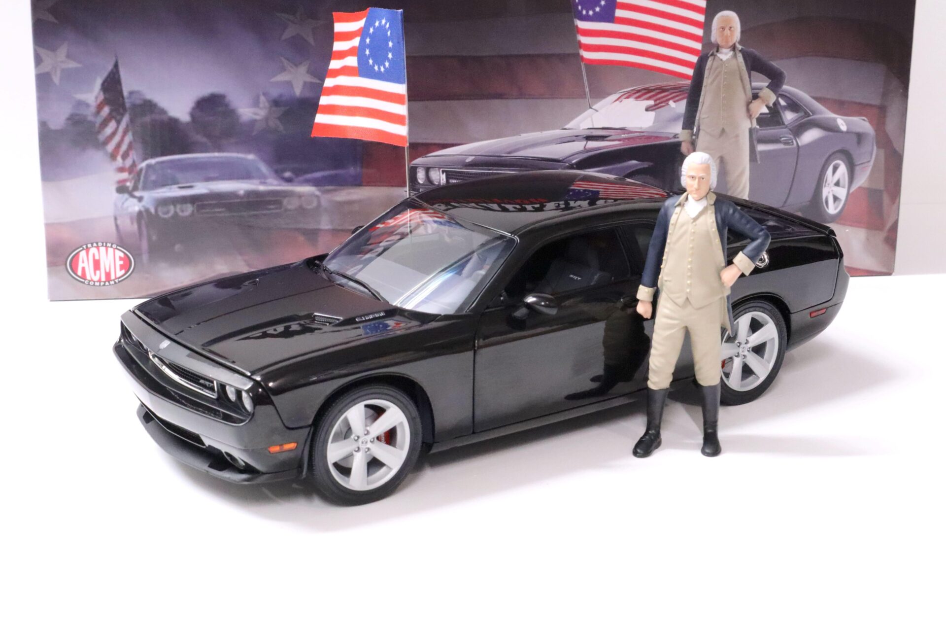 ID 62179 orig 1.jpg 1:18 ACME 2010 Dodge Challenger SRT8 Coupe black + George Washington Figure