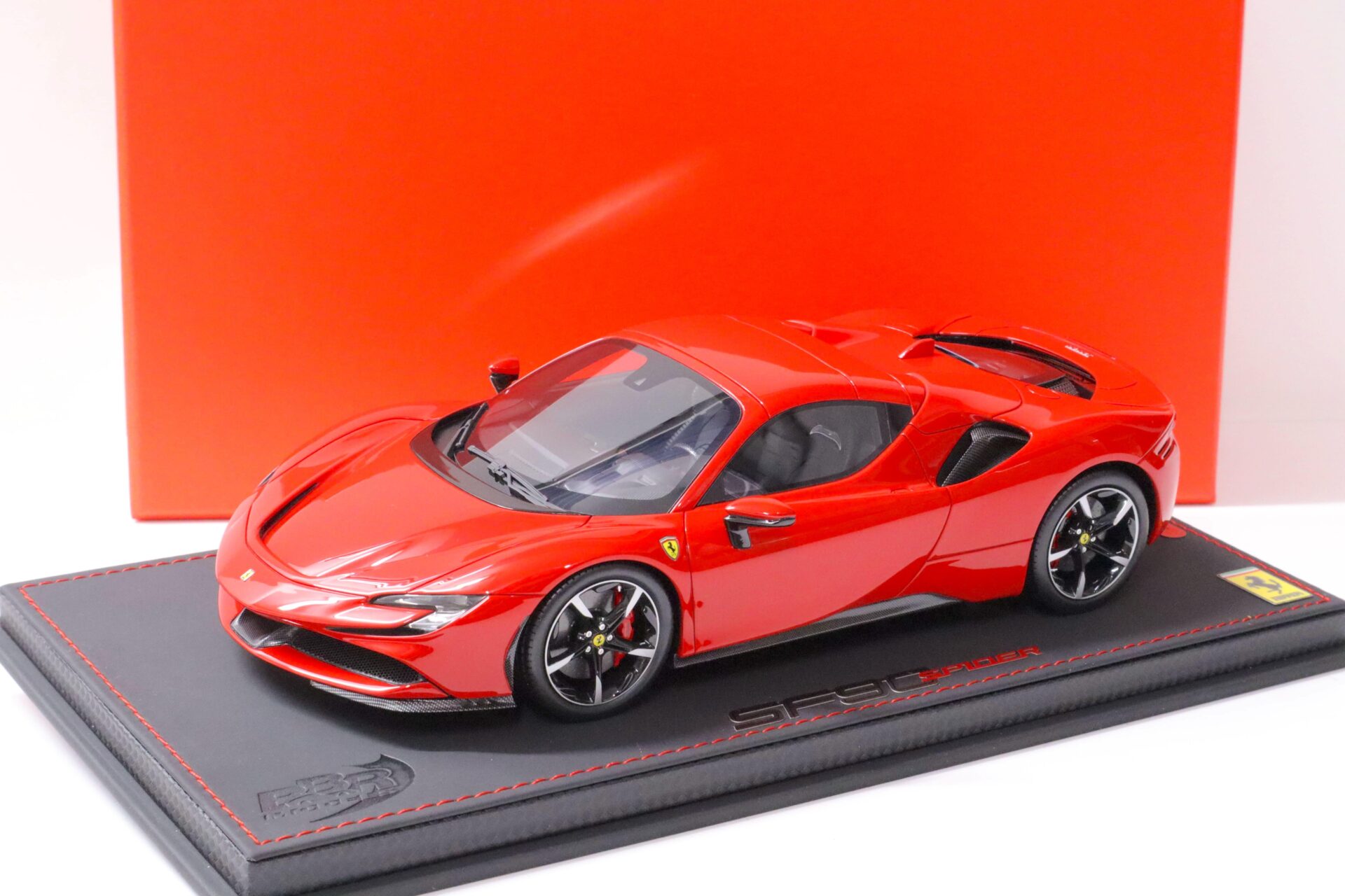 ID 62458 orig.jpg 1:18 BBR Ferrari SF90 Spider closed roof Rosso Corsa 322 red - Limited Edition 62 pcs.