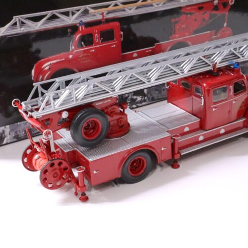 1:43 Minichamps Magirus- Deutz S 6500 turntable ladder DL30 fire department Zagreb 1956 - Image 2