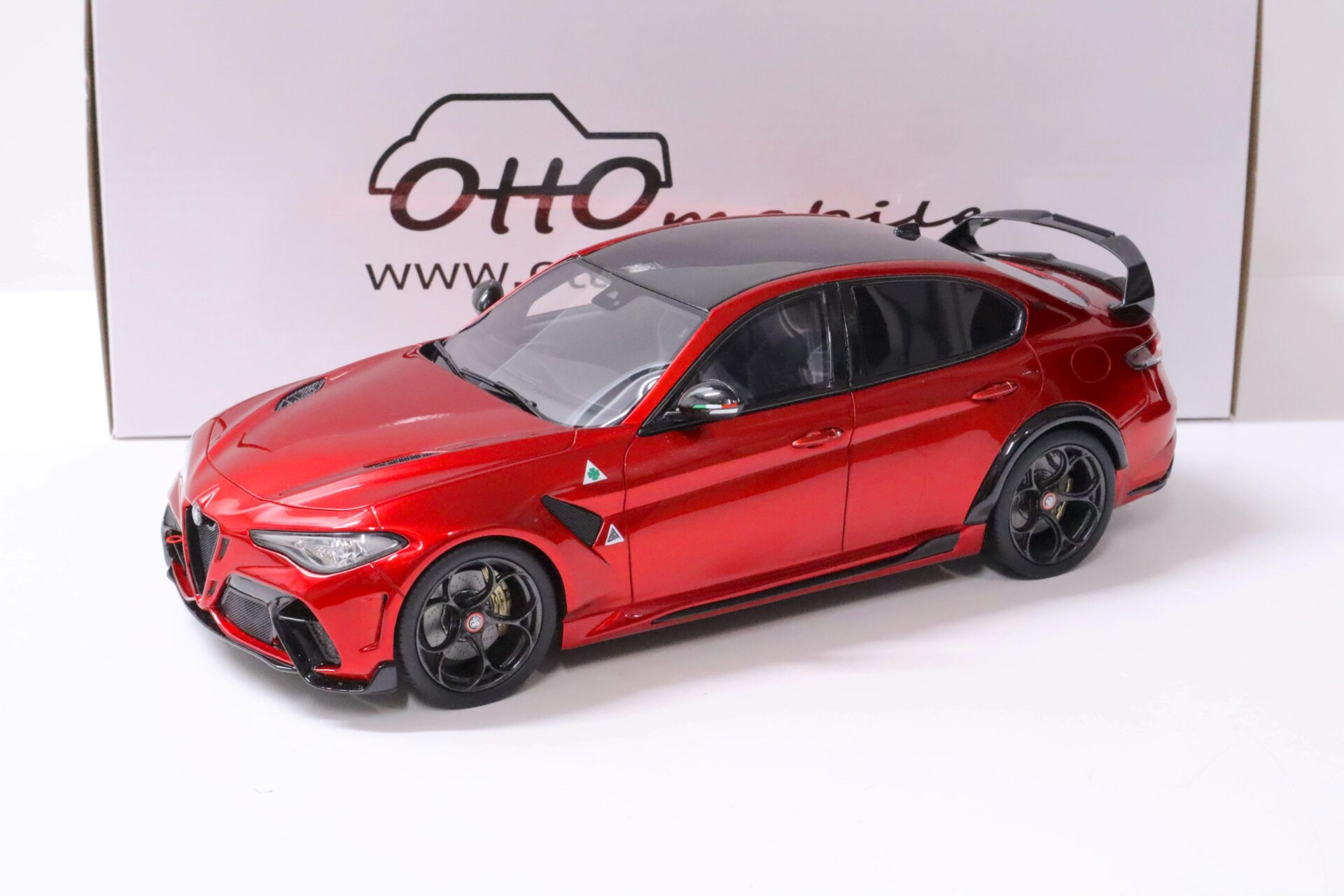 ID 62656 orig 1.jpg 1:18 OTTO mobile OT402 Alfa Romeo Giulia GTAm red metallic 2020