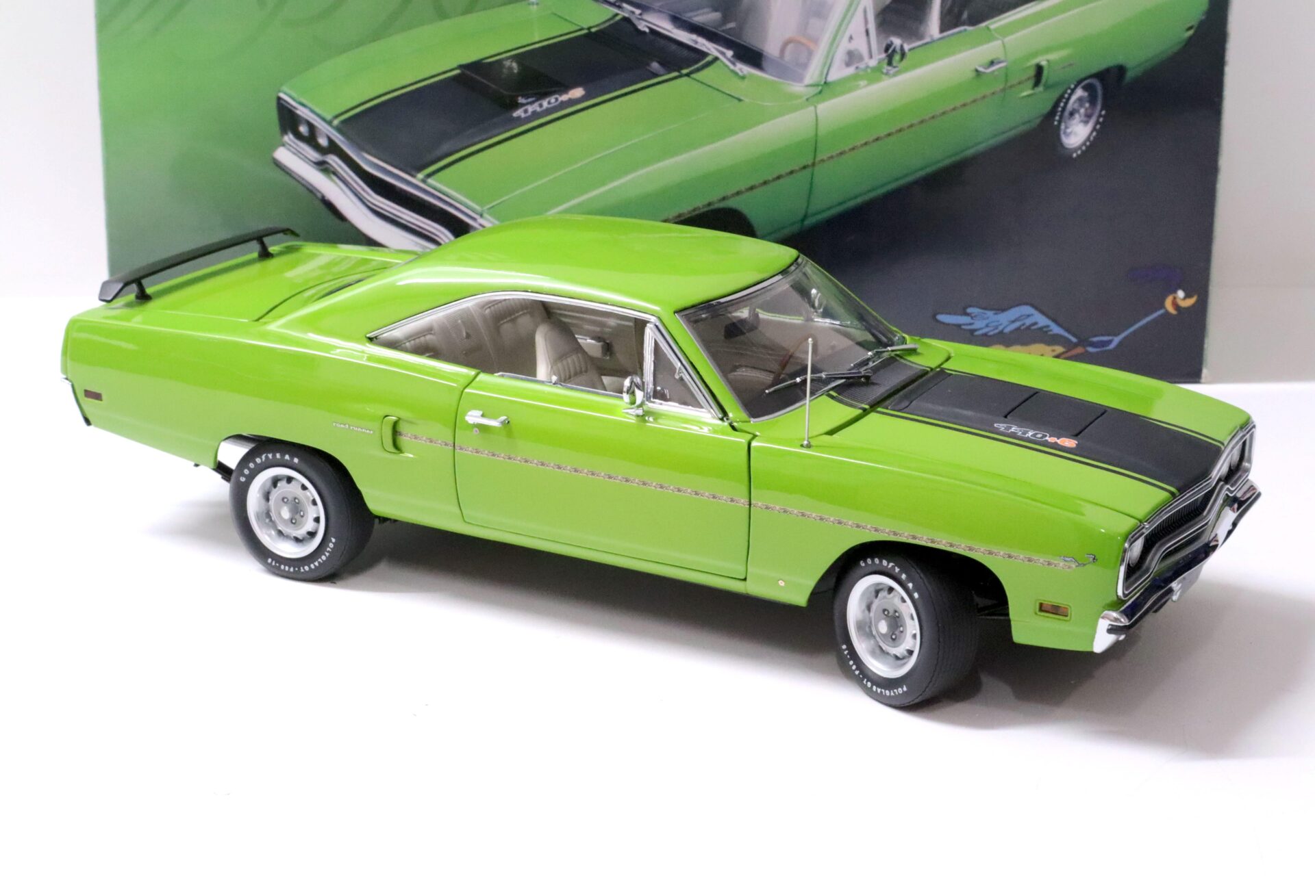 1:18 GMP 1970 Plymouth Road Runner 440.6 Lime green/ black G1803123