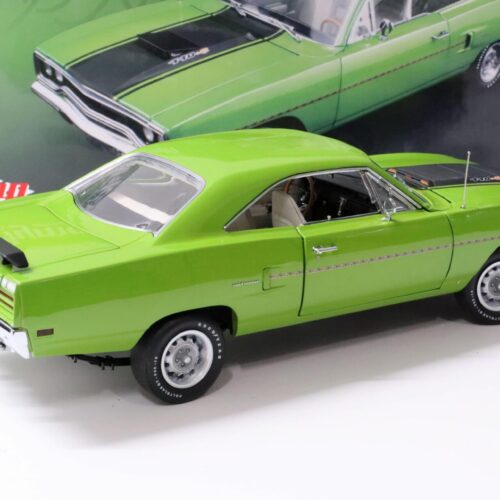 1:18 GMP 1970 Plymouth Road Runner 440.6 Lime green/ black G1803123