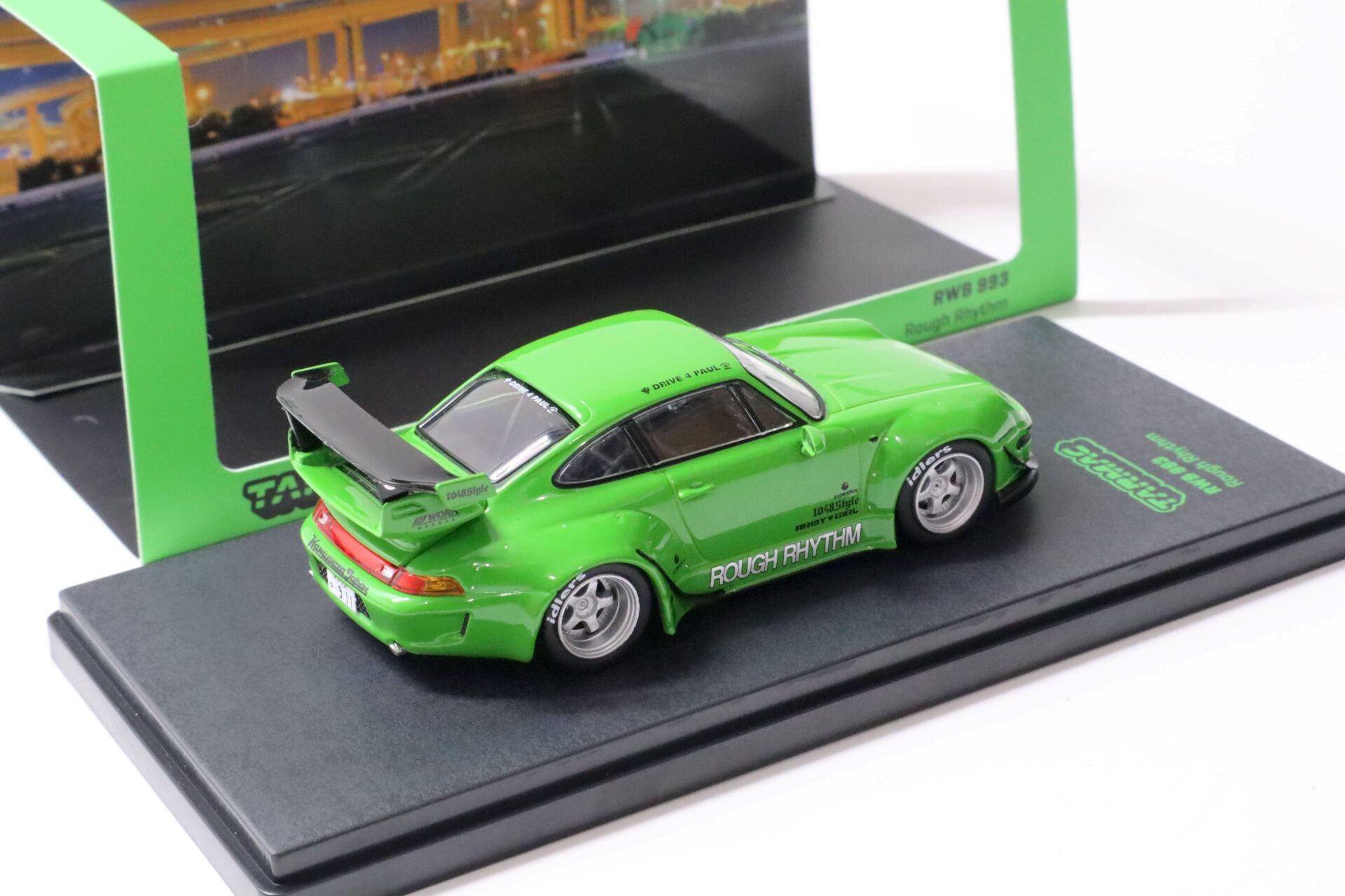 1:43 Tarmac Porsche 911 993 RWB RAUH-WELT Rough Rhythm bright green HOBBY43