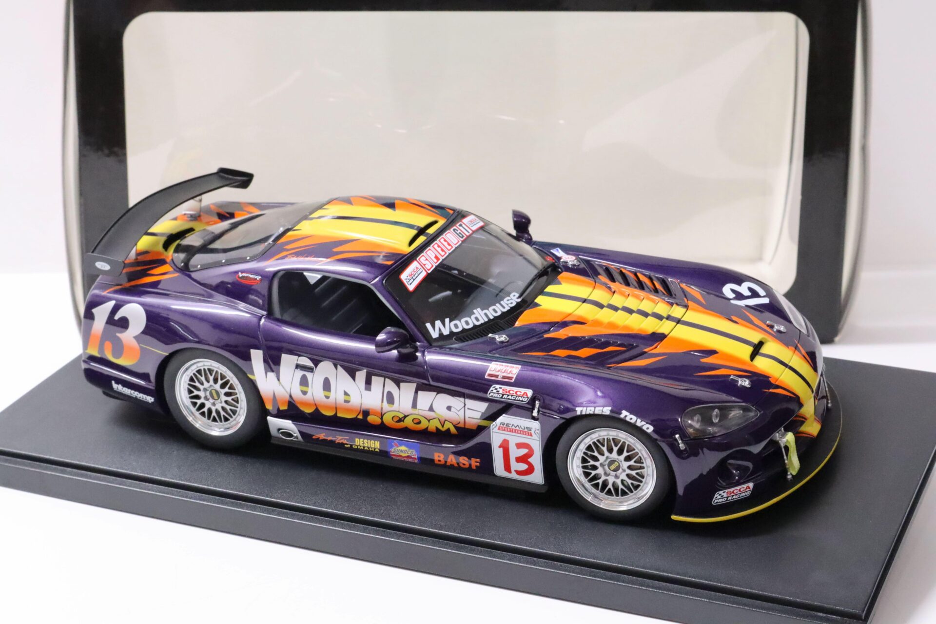 1:18 AUTOart Dodge Viper Competition Coupe #13 SCCA World Challenge GT 2003