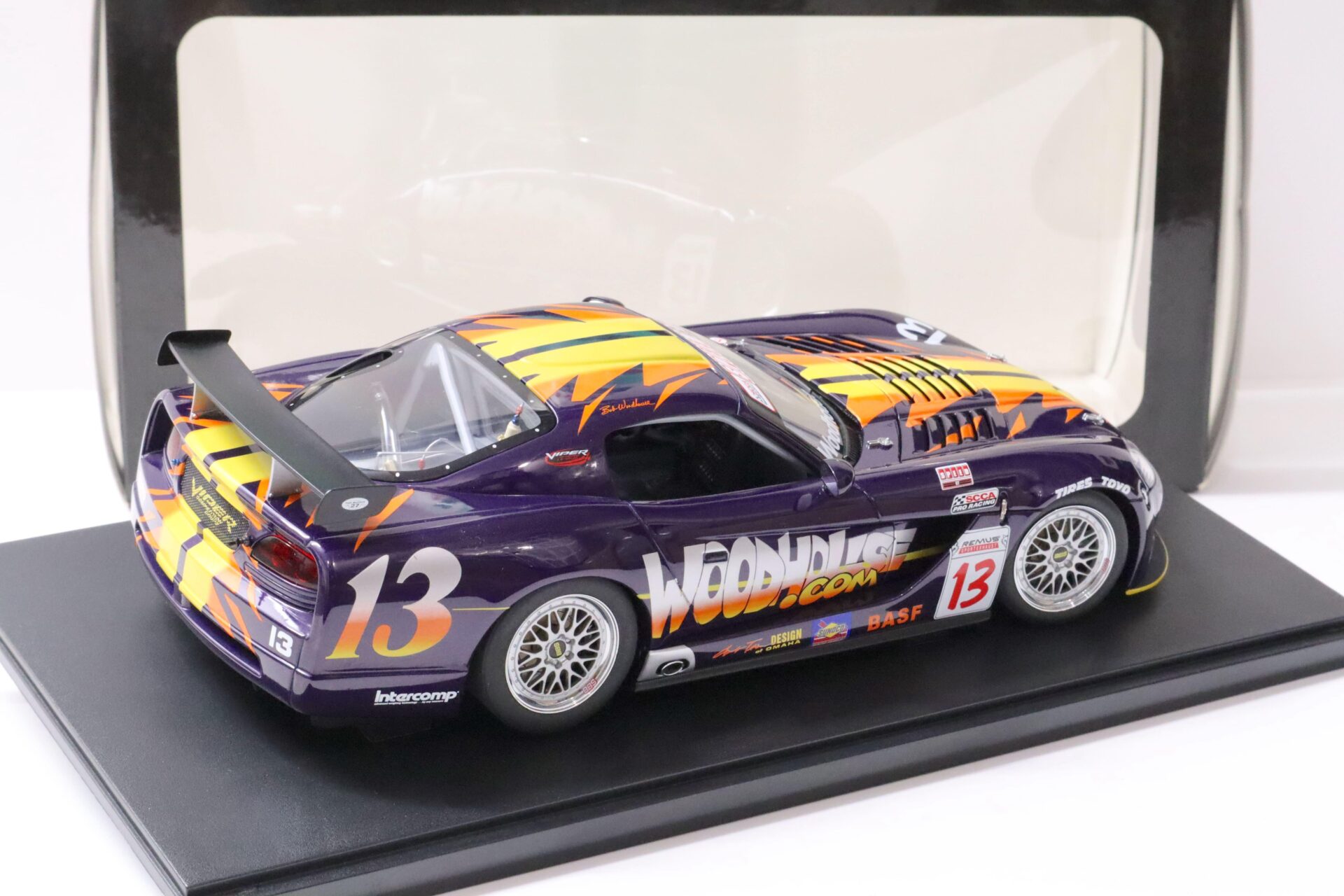 1:18 AUTOart Dodge Viper Competition Coupe #13 SCCA World Challenge GT 2003