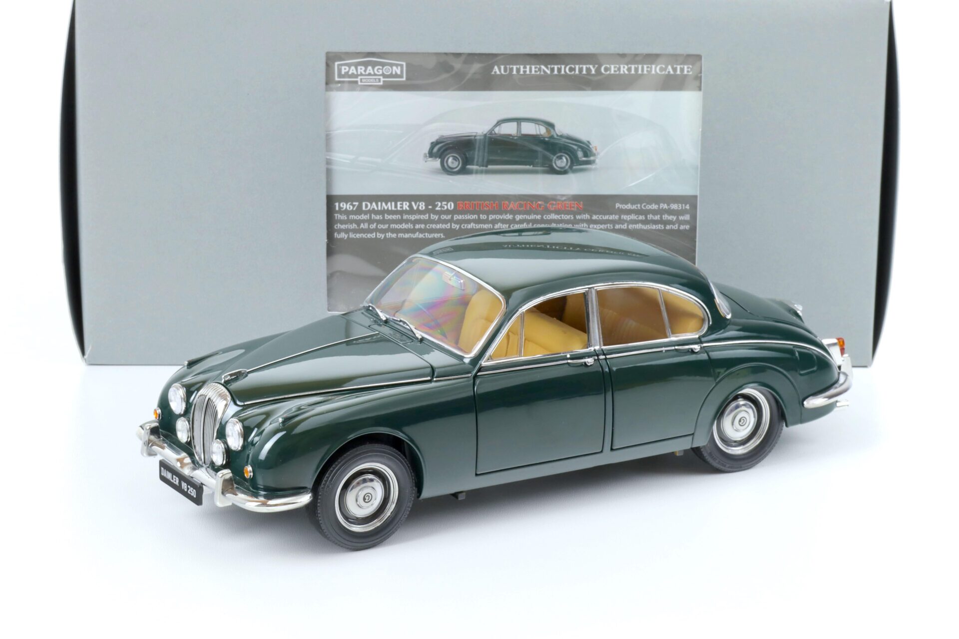 ID 63838 orig 1.jpg 1:18 Paragon Daimler 250 V8 RHD British Racing green 1967