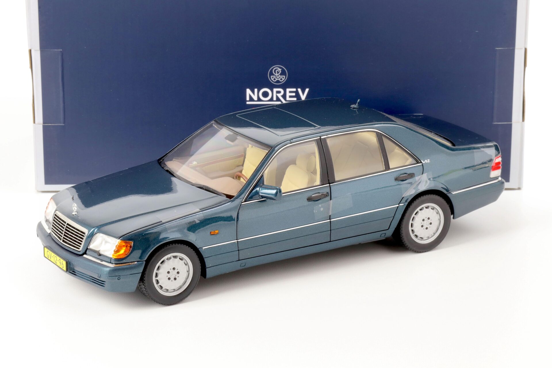 ID 63957 orig 1.jpg 1:18 Norev Mercedes S600 S-Klasse W140 Limousine 1997 green metallic