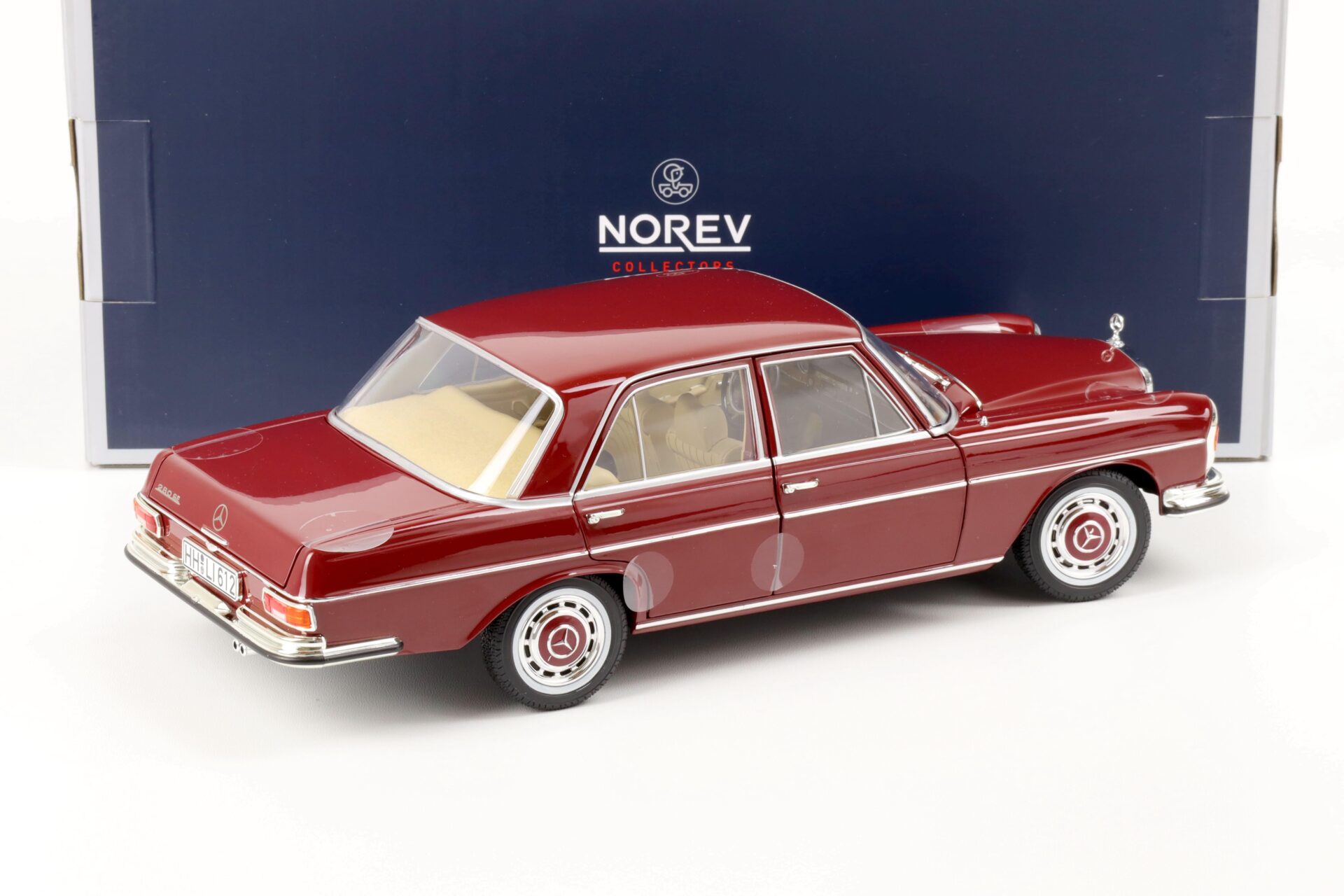 1:18 Norev Mercedes 280 SE Limousine 1968 dark red