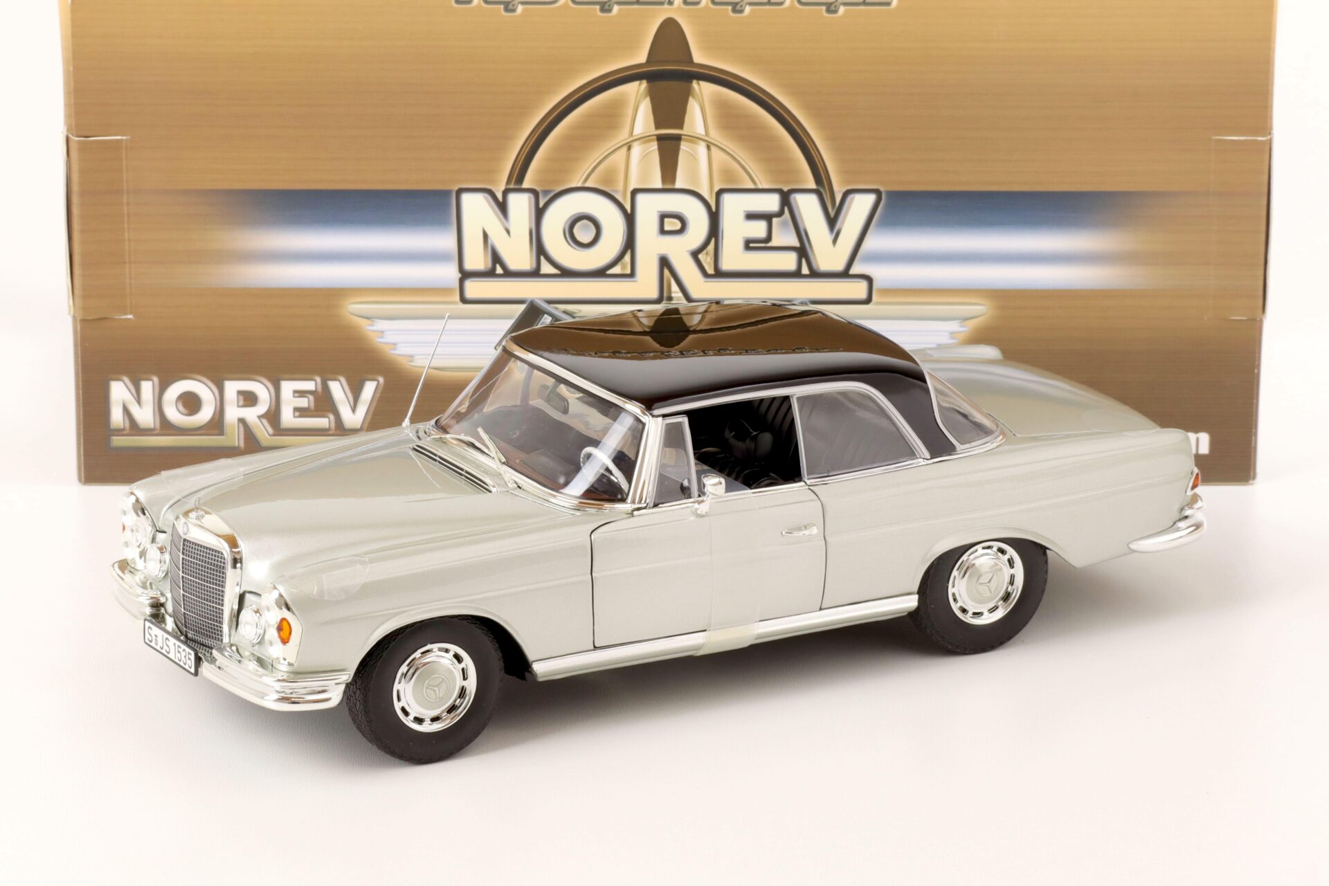ID 64025 orig 1.jpg 1:18 Norev Mercedes 280 SE Coupe 1969 silver metallic/ black roof
