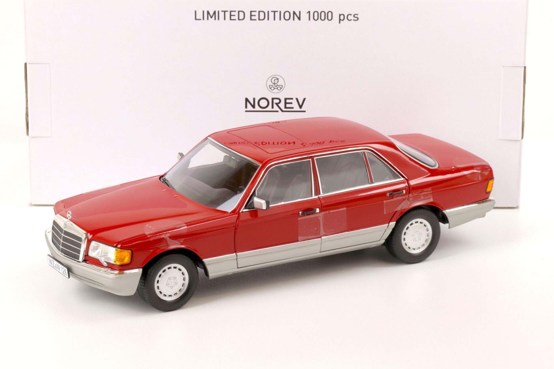 ID 64029 orig 1.jpg 1:18 Norev Mercedes 560 SEL W126 Limousine 1987 red