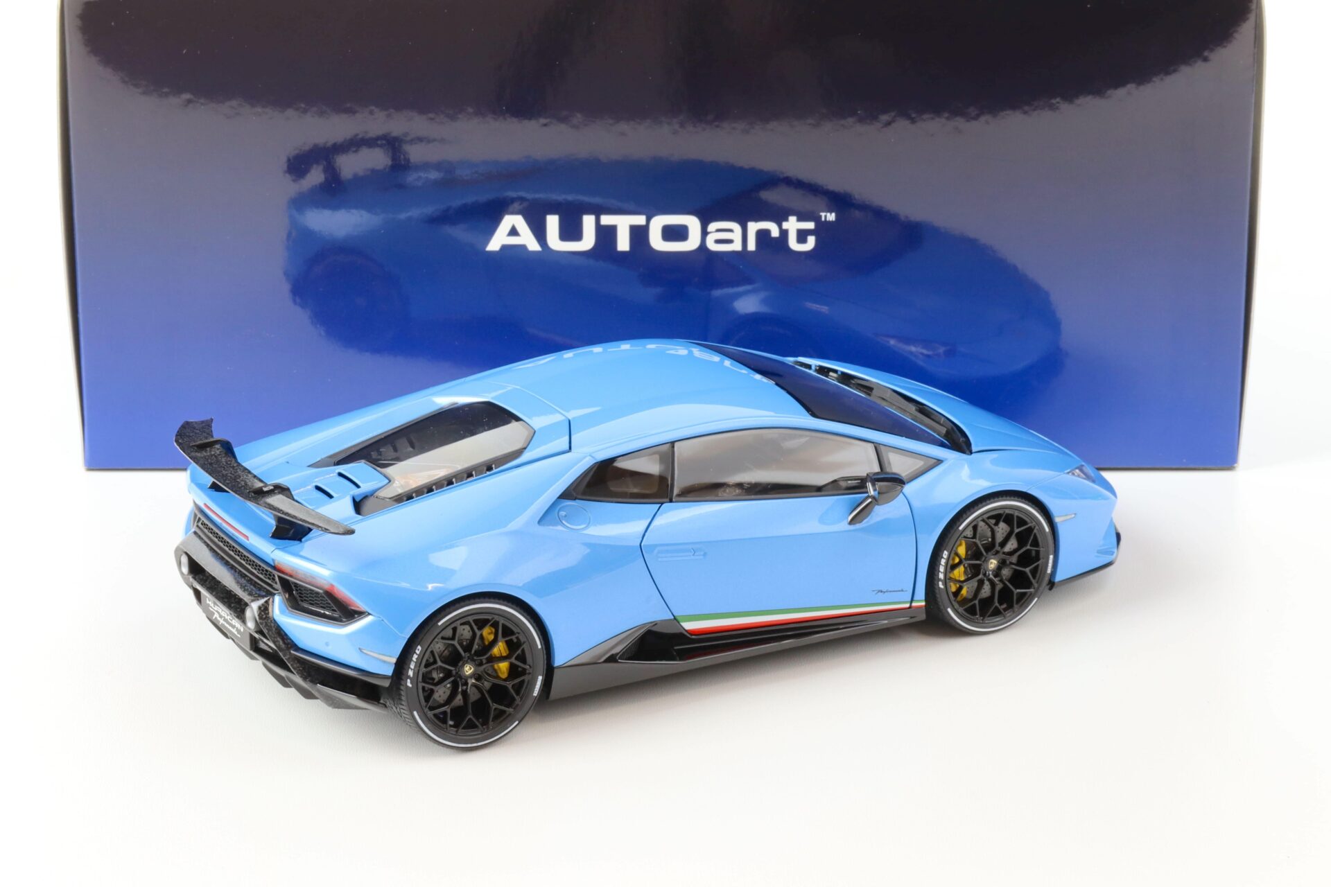 1:18 AUTOart Lamborghini Huracan Performante Blue cepheus/ pearl blue
