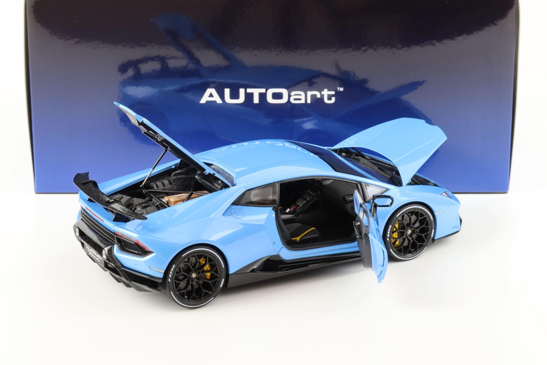 1:18 AUTOart Lamborghini Huracan Performante Blue cepheus/ pearl blue