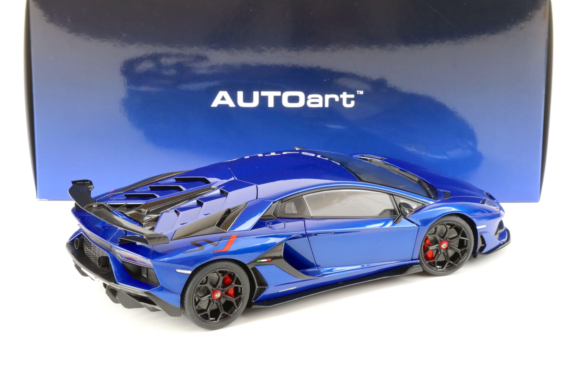 1:18 AUTOart Lamborghini Aventador SVJ 2019 blu Nethuns/ metallic blue