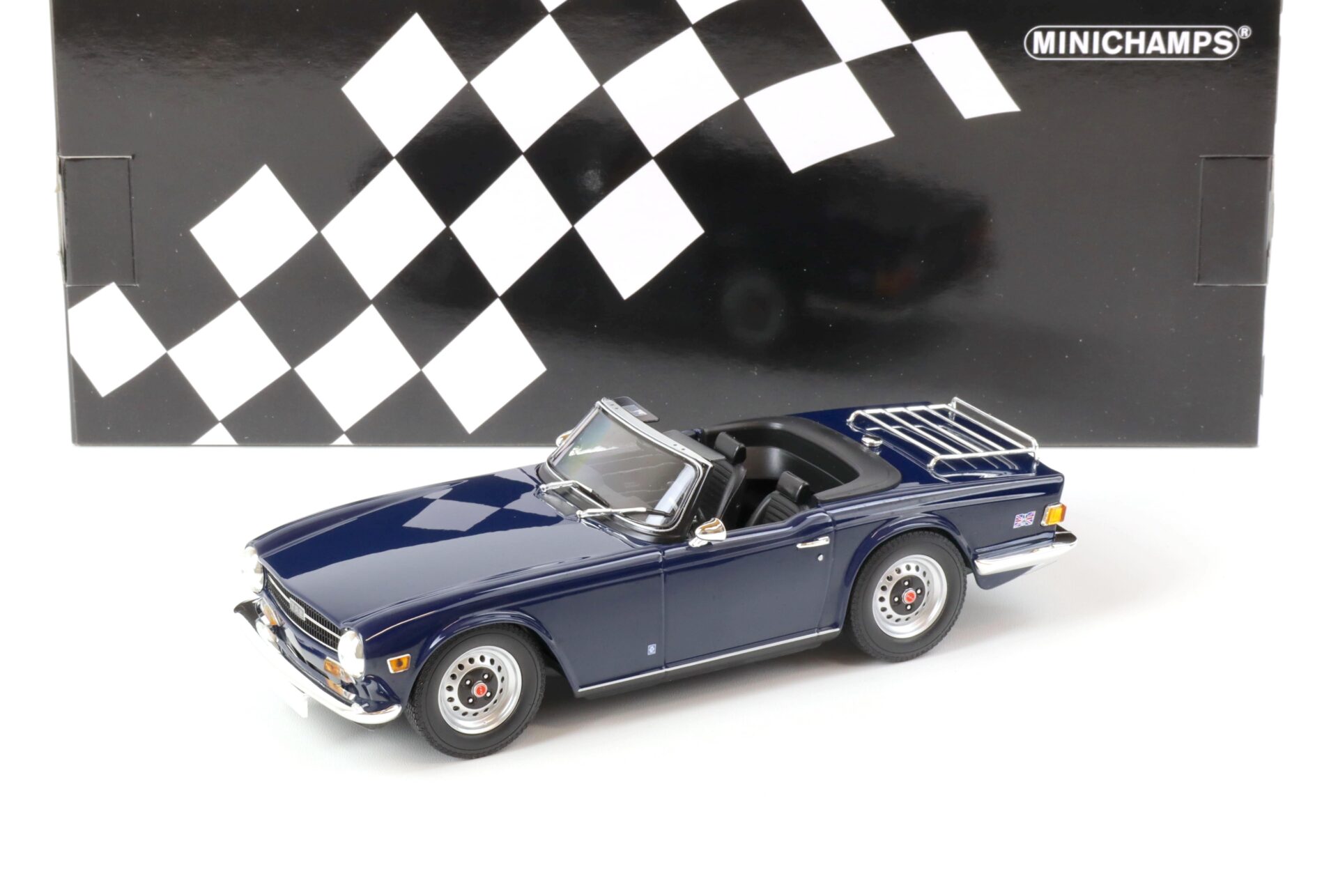 ID 65088 orig 1.jpg 1:18 Minichamps Triumph TR6 Roadster 1969 LHD dark blue
