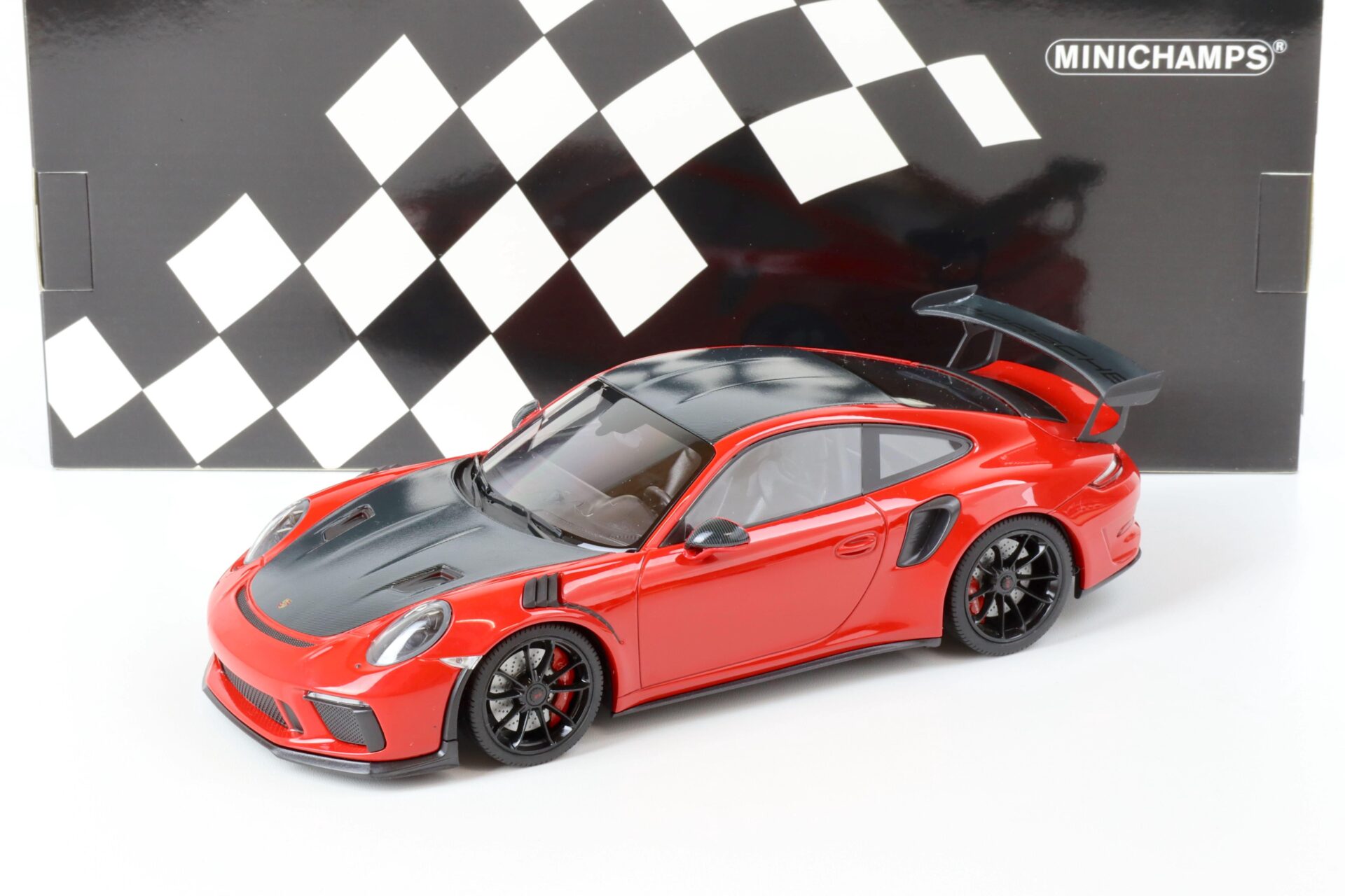 ID 66753 orig 1.jpg 1:18 Minichamps Porsche 911 (991.2) GT3 RS Weissach Package red/ black wheel
