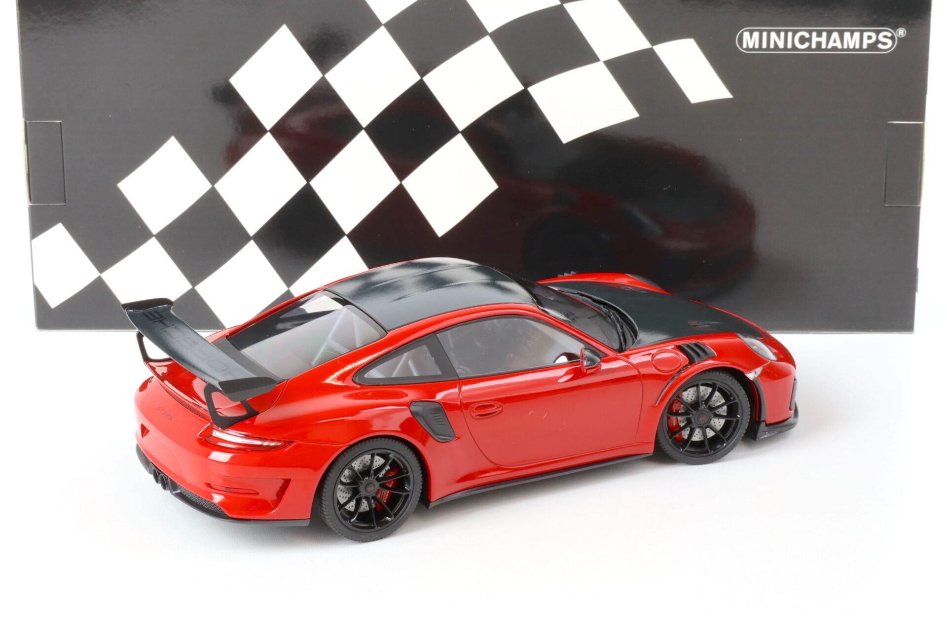 1:18 Minichamps Porsche 911 (991.2) GT3 RS Weissach Package red/ black wheel