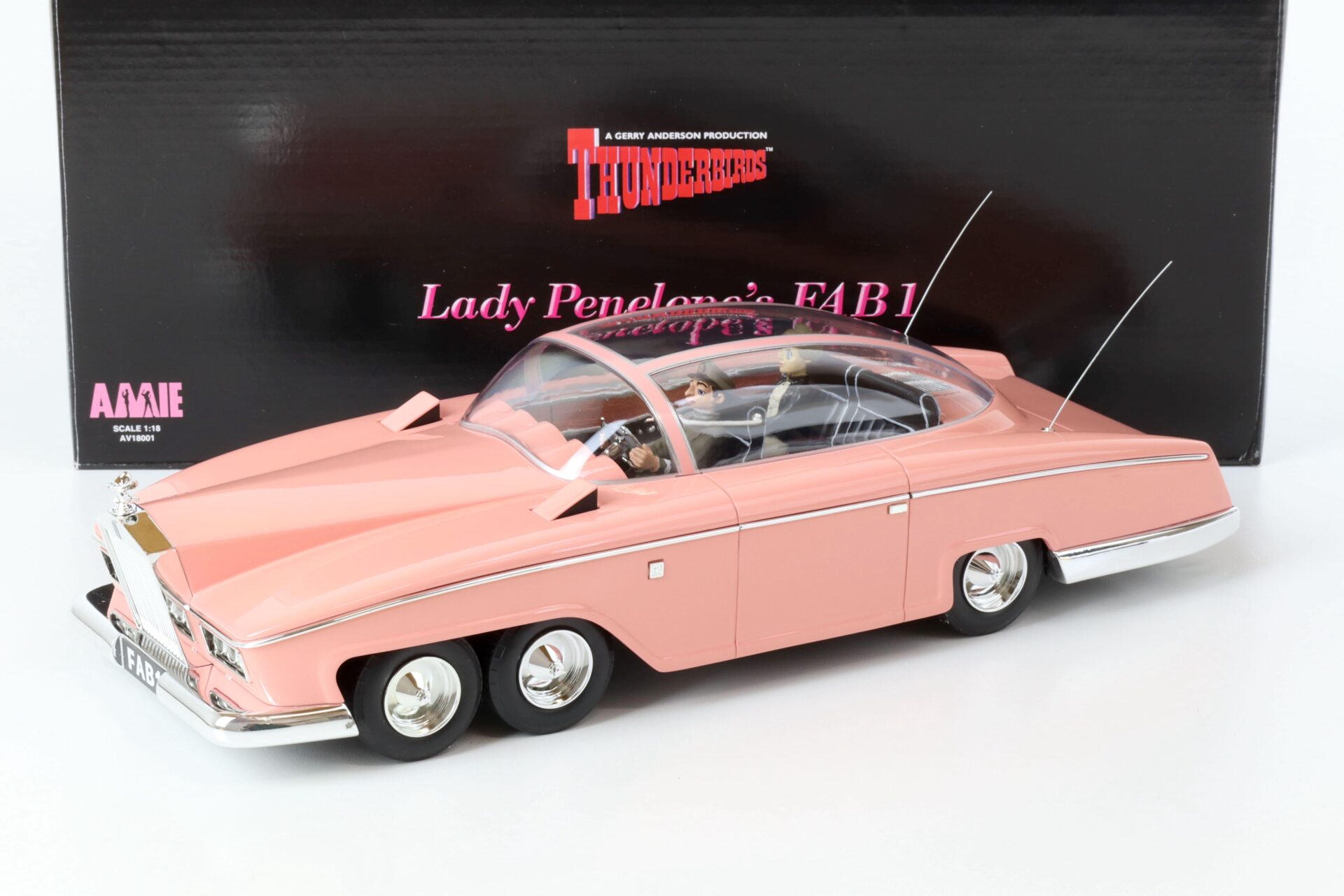 ID 67040 orig.jpg 1:18 AMIE Rolls Royce Lady Penelope´s FAB1 Thunderbirds pink with figures