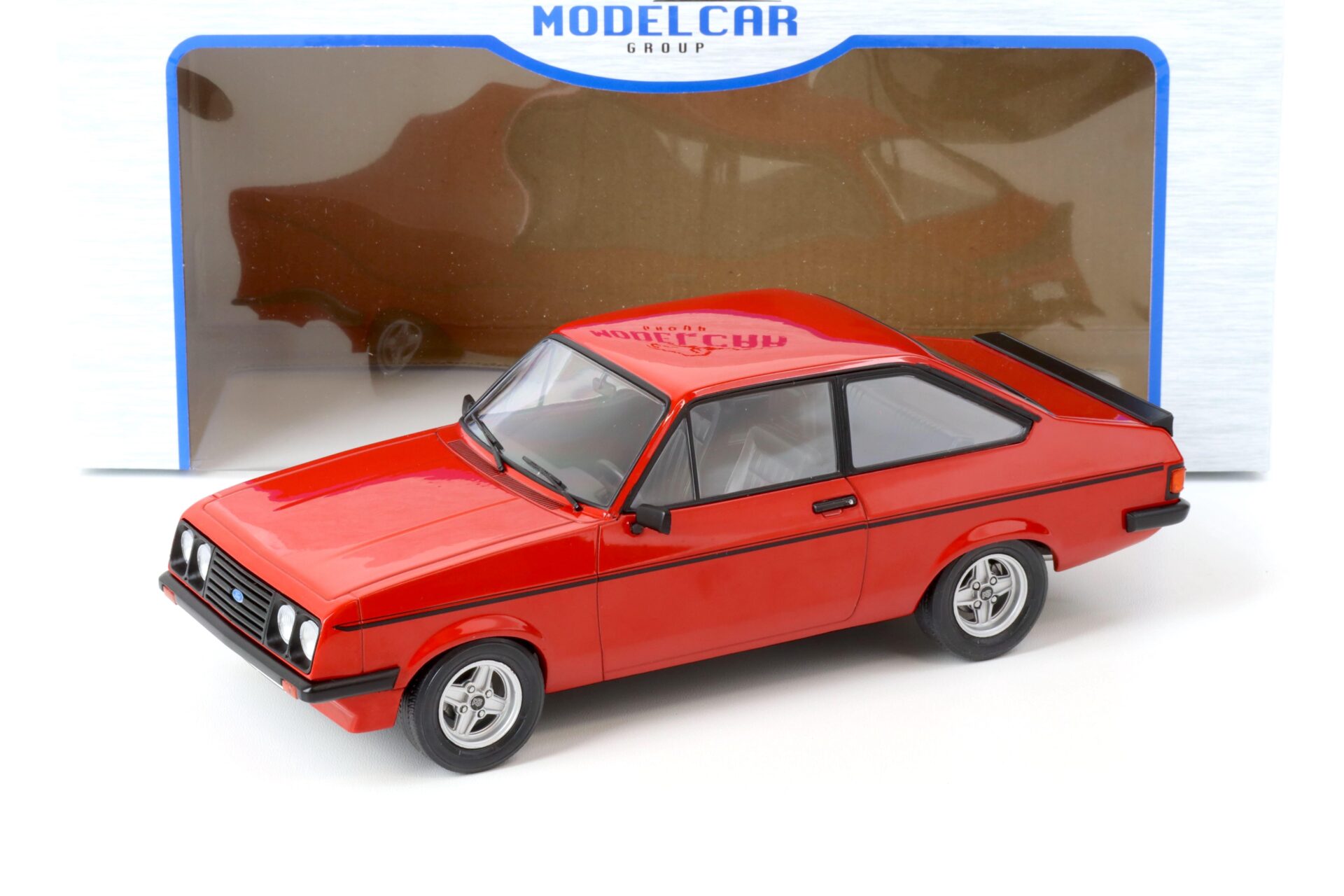 ID 67491 orig 1.jpg 1:18 MCG Ford Escort MK II RS 2000 LHD red