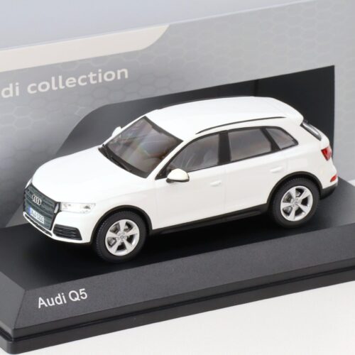 1:43 iScale Audi Q5 Ibis white 2017 DEALER VERSION