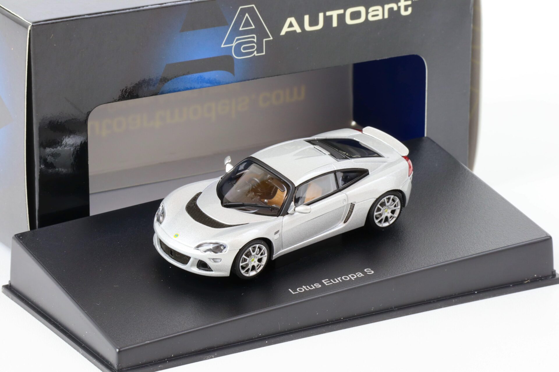 ID 69316 orig 2.jpg 1:43 AUTOart Lotus Europa S silver metallic 55356