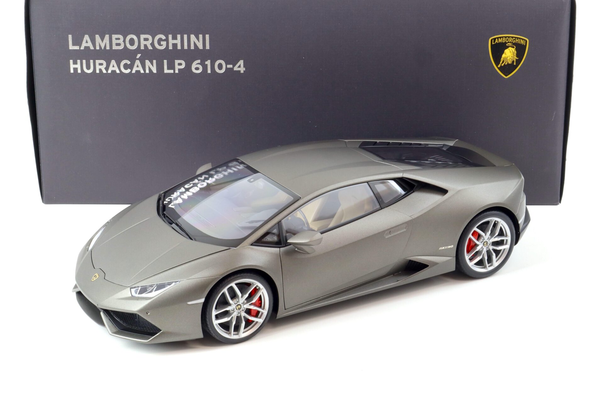 ID 69522 orig 1.jpg 1:12 AUTOart Lamborghini Huracan LP 610-4 Grigio titans/ matt grey