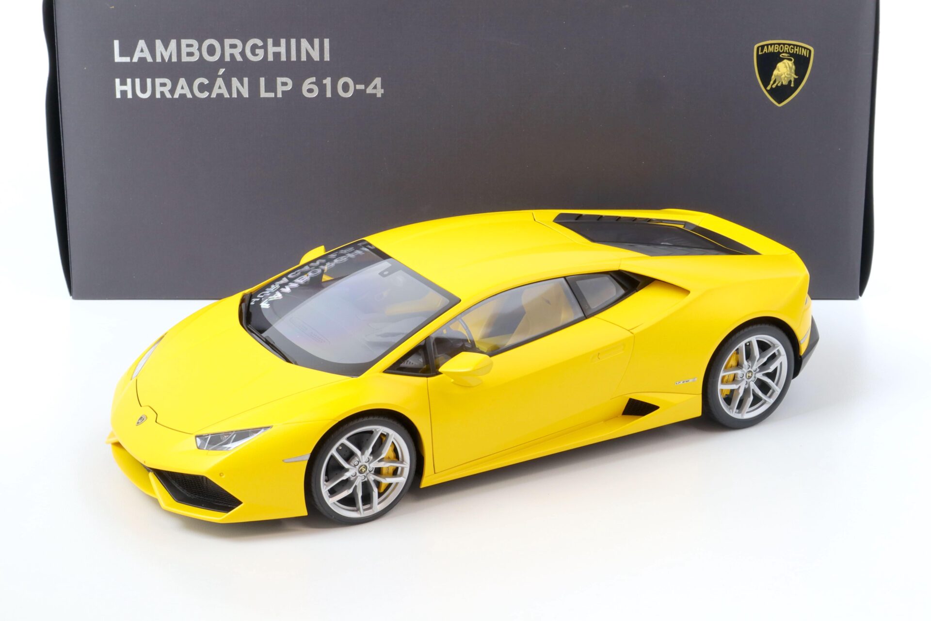 ID 69608 orig 1.jpg 1:12 AUTOart Lamborghini Huracan LP 610-4 Giallo horus/ matt yellow