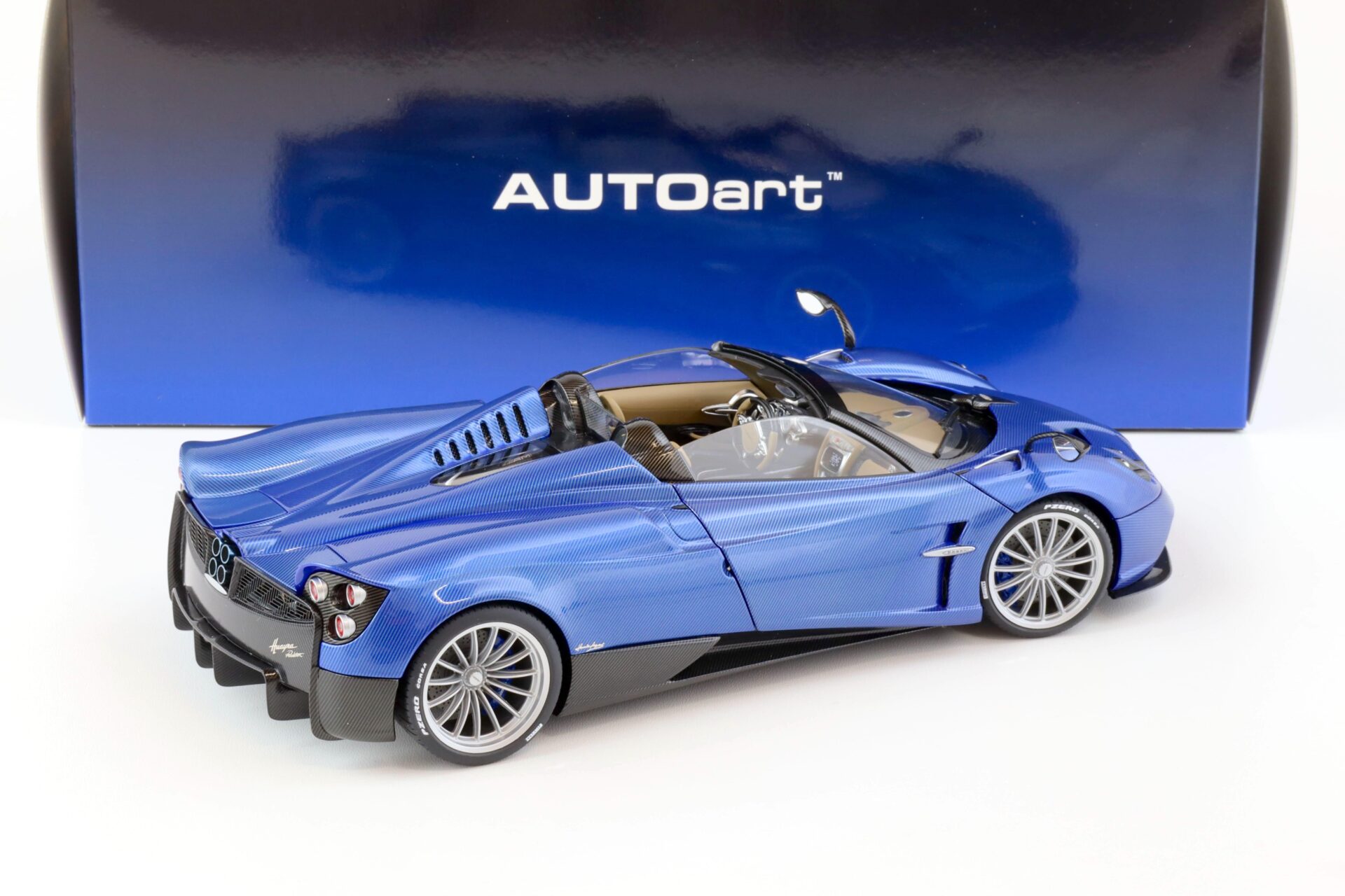 1:18 AUTOart Pagani Huayra Roadster Blu Tricolore Carbon Fiber blue 78286