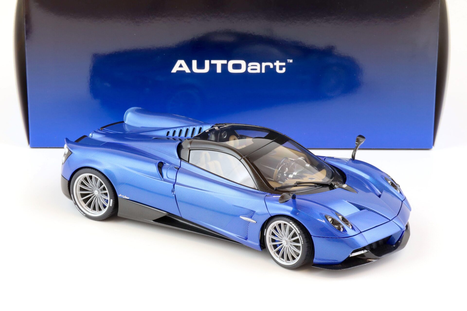 1:18 AUTOart Pagani Huayra Roadster Blu Tricolore Carbon Fiber blue 78286
