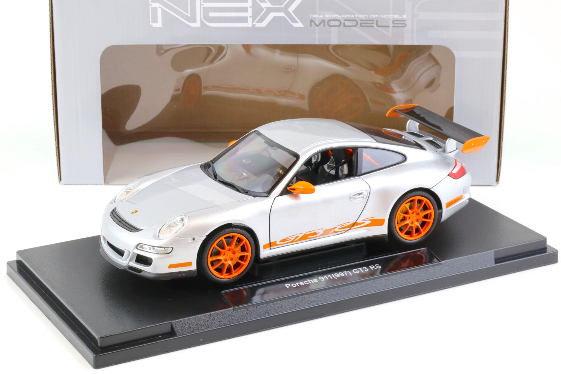 ID 70130 orig 1.jpg 1:18 Welly Porsche 911 (997) GT3 RS silver/ orange