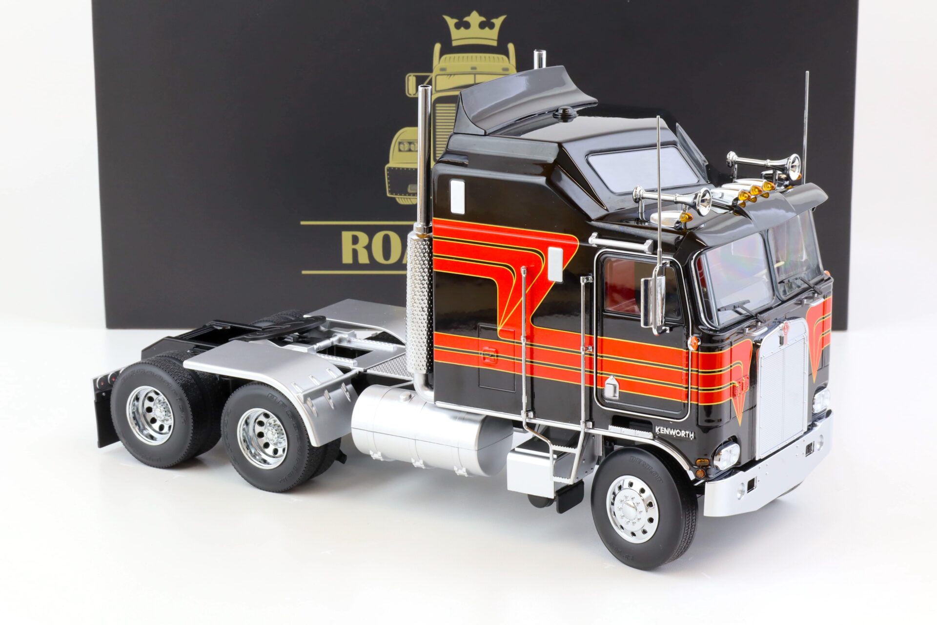 1:18 Road Kings LKW Kenworth K100 Aerodyne 1976 black/ red