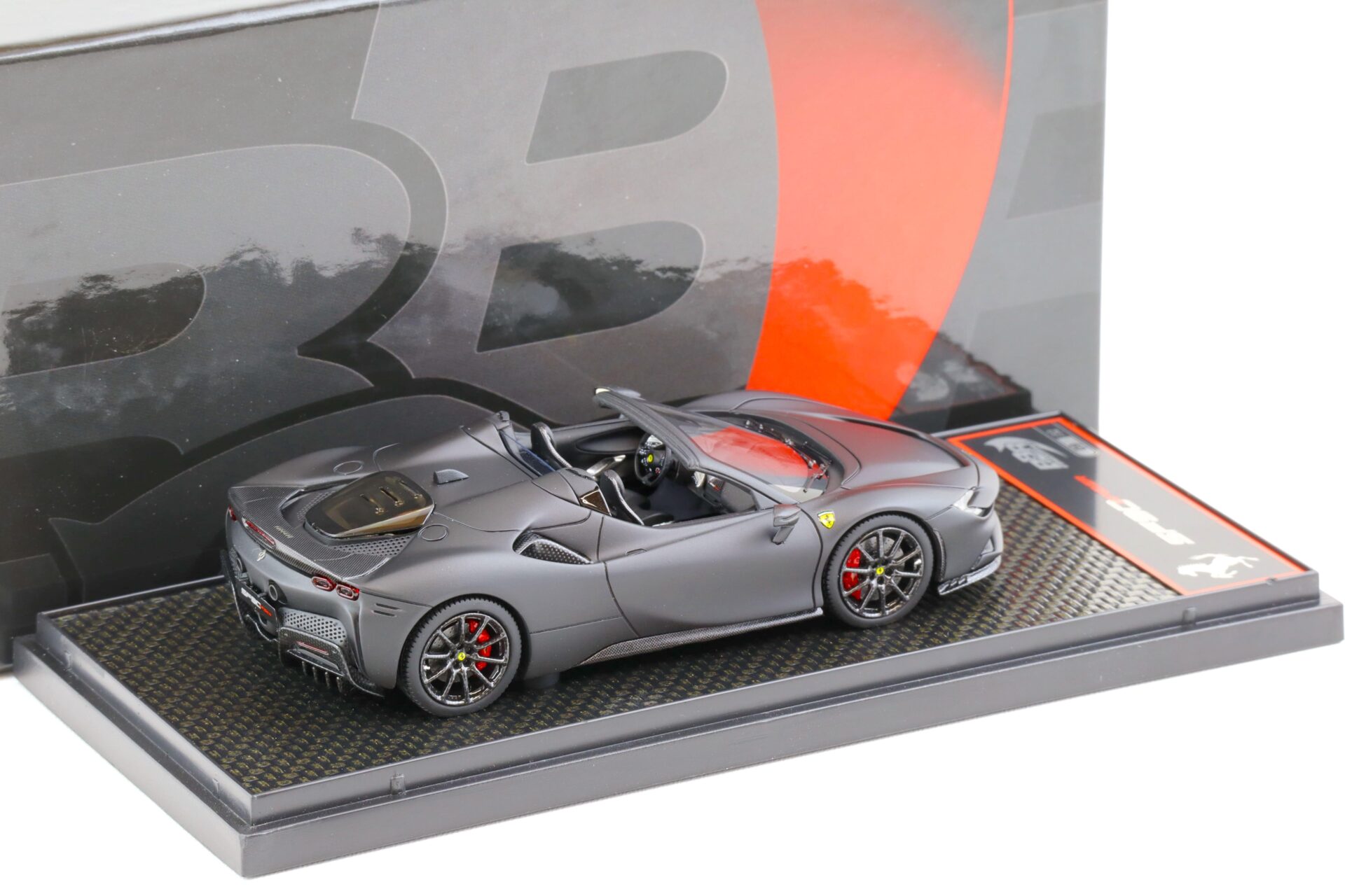 1:43 BBR Ferrari SF90 Spider Pack Fiorano black matt DS 1250 - Limited Edition 32 pcs.