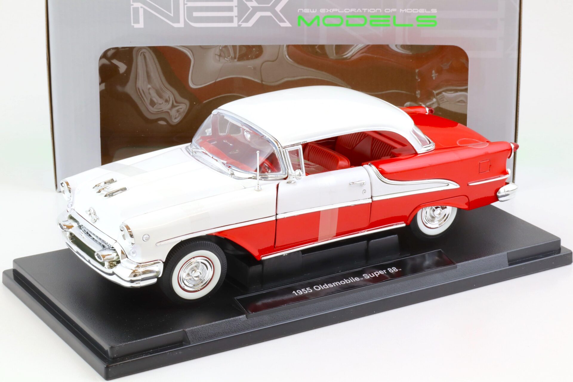 ID 71345 orig 1.jpg 1:18 Welly 1955 Oldsmobile Super 88 Convertible red/ white