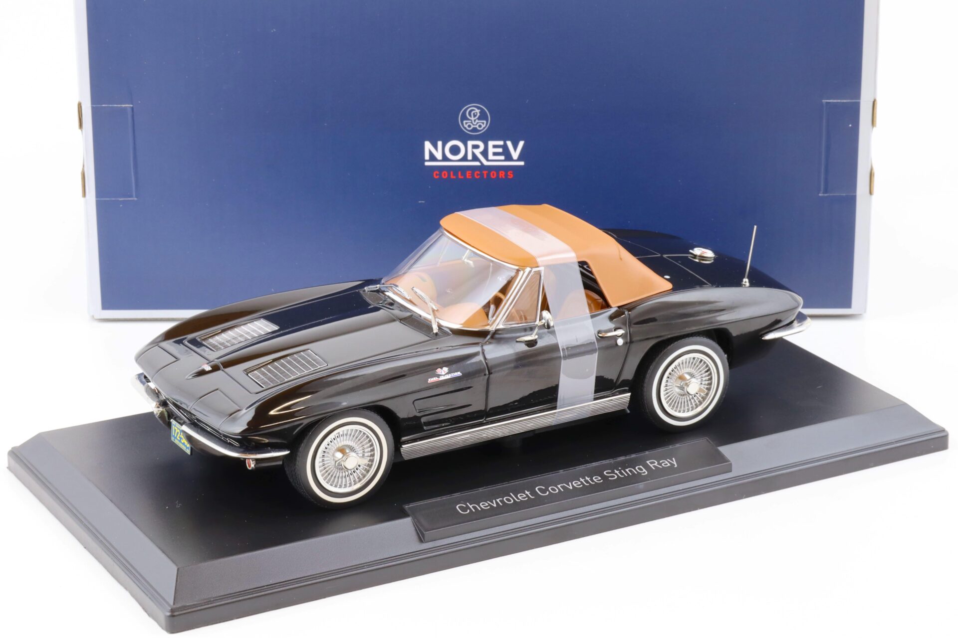 ID 71365 orig 1.jpg 1:18 Norev Chevrolet Corvette Sting Ray Convertible 1963 black 189055