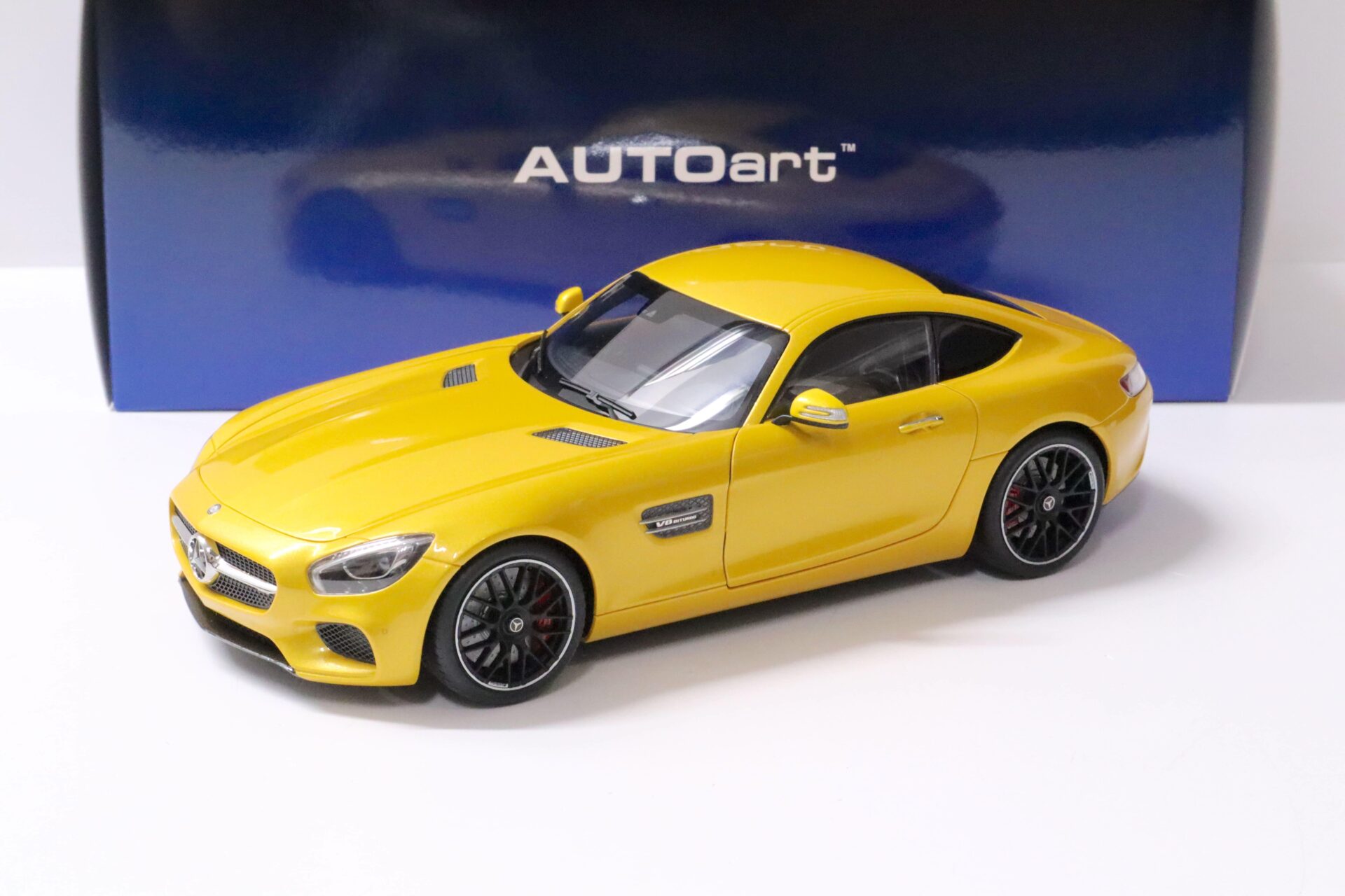 ID 71737 orig 1.jpg 1:18 AUTOart Mercedes AMG GT S Solarbeam yellow 76314